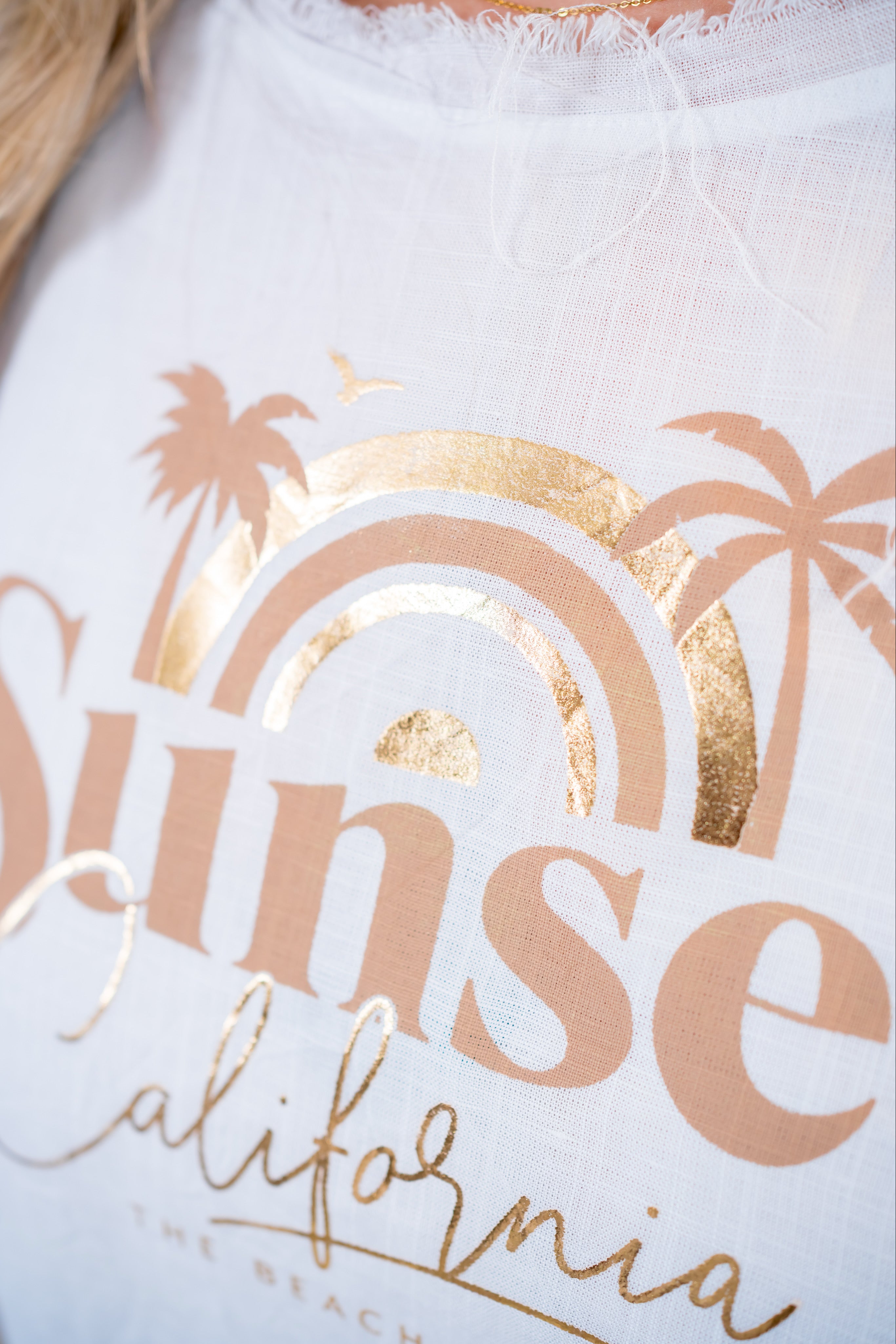 T-Shirt mit Netz-Details und Print, weiß/gold