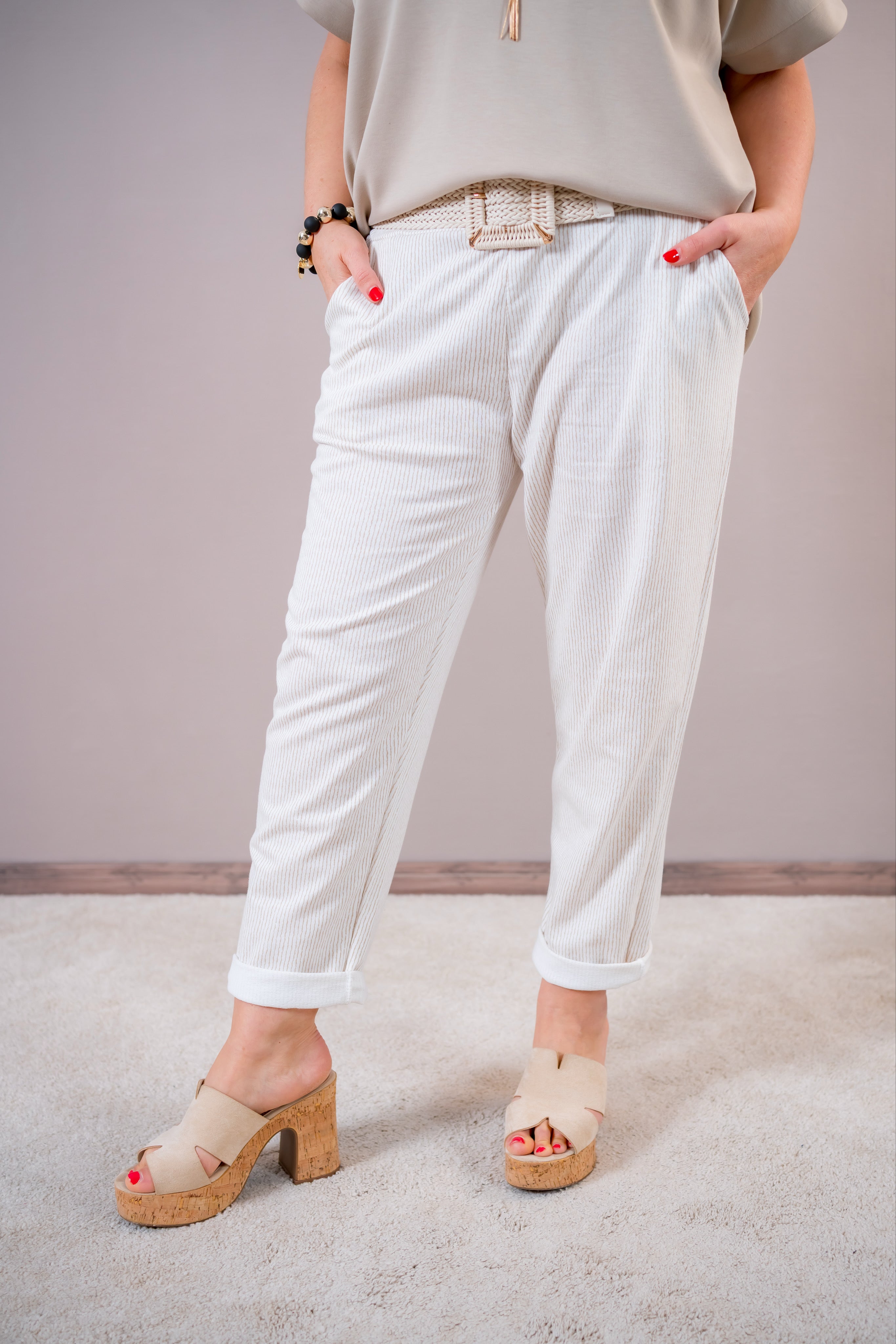 Leichte Hose mit dünnen Streifen, creme/beige