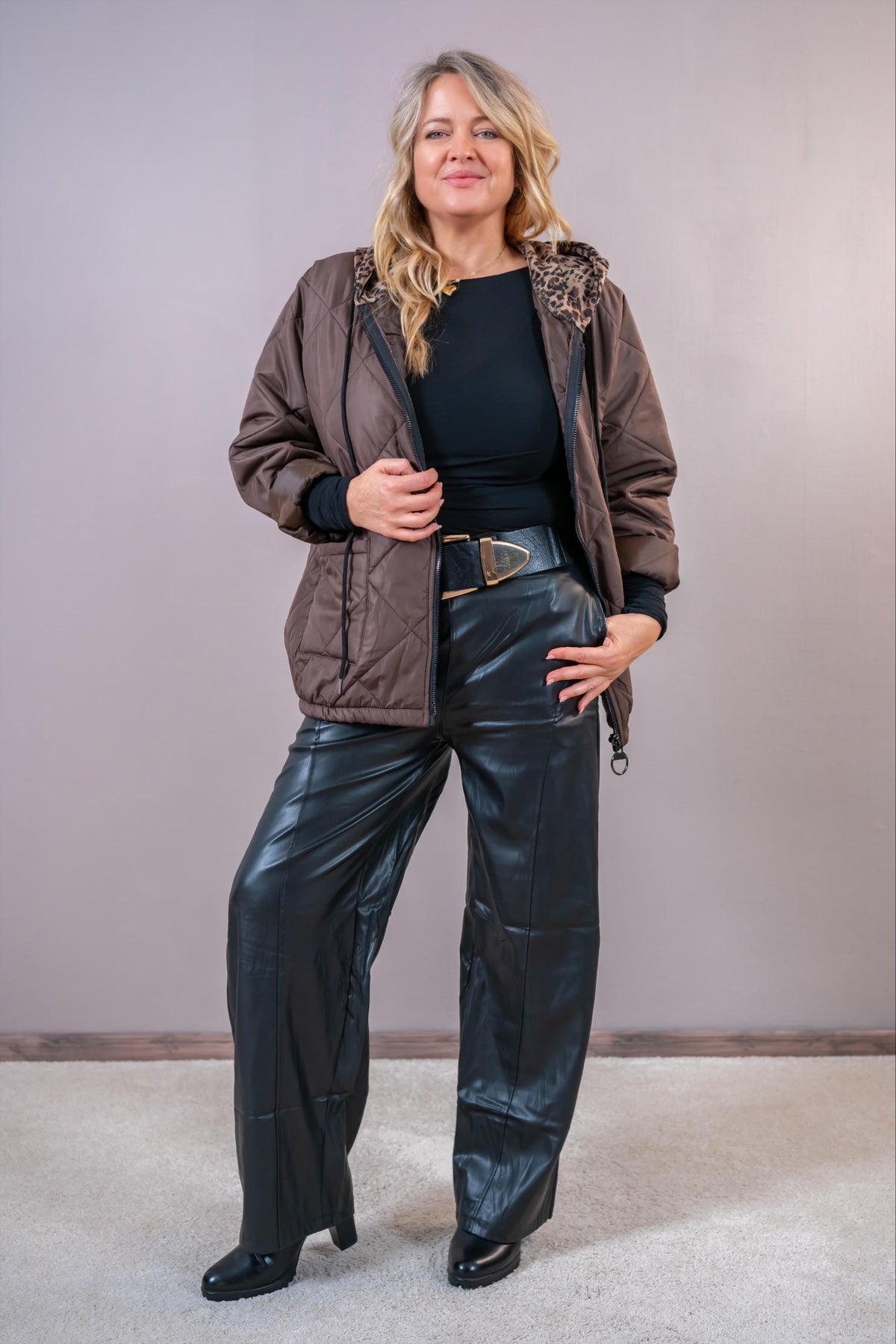 Steppjacke mit Leo-Kapuze, schokobraun