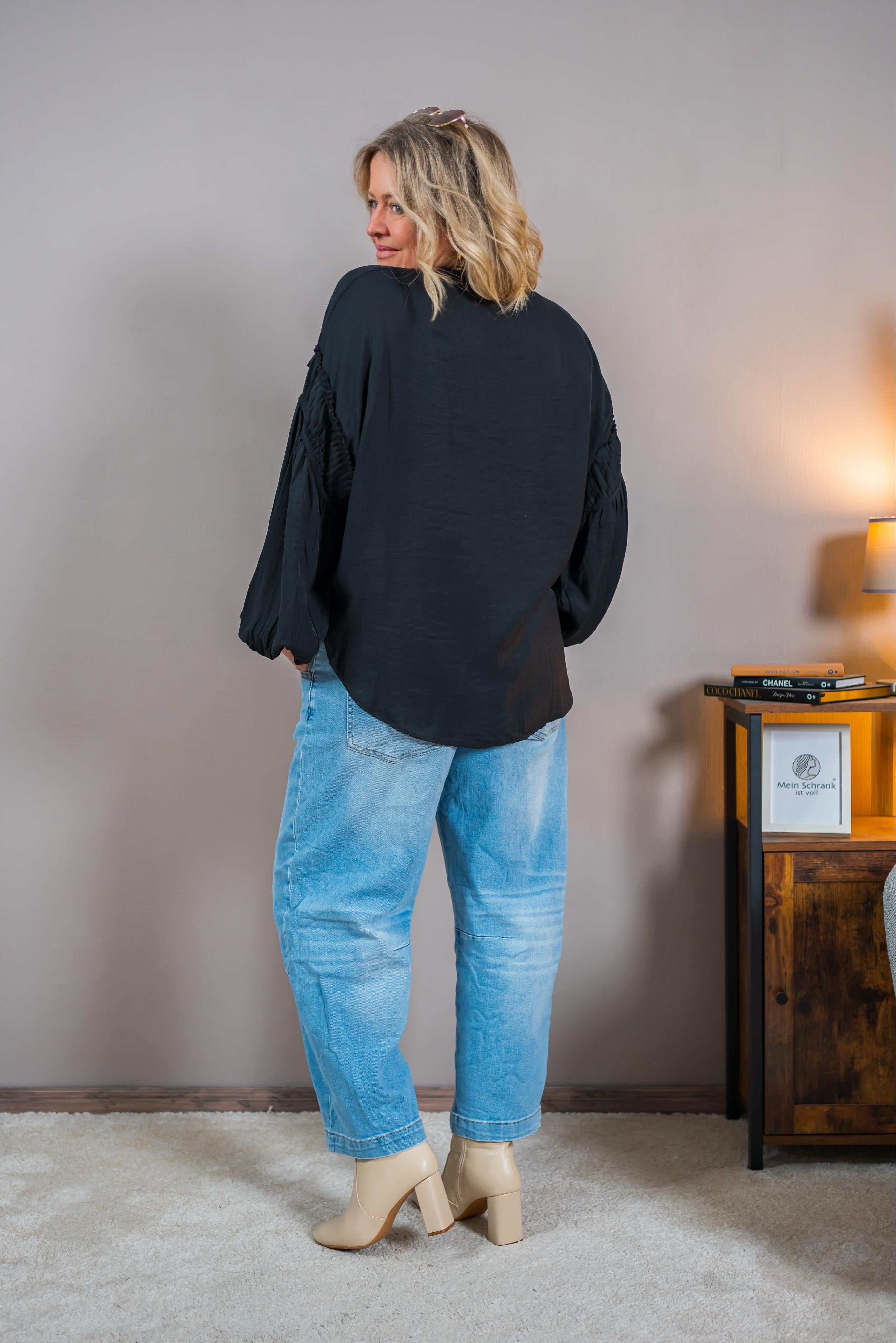 Leichte Bluse mit Ballonärmeln, schwarz