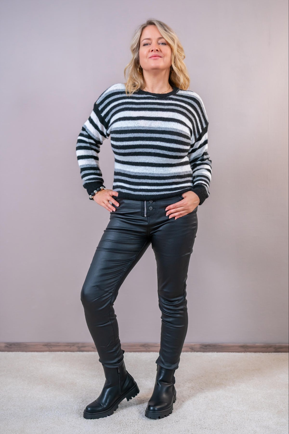 Kuscheliger Strickpullover, schwarz/weiß/grau