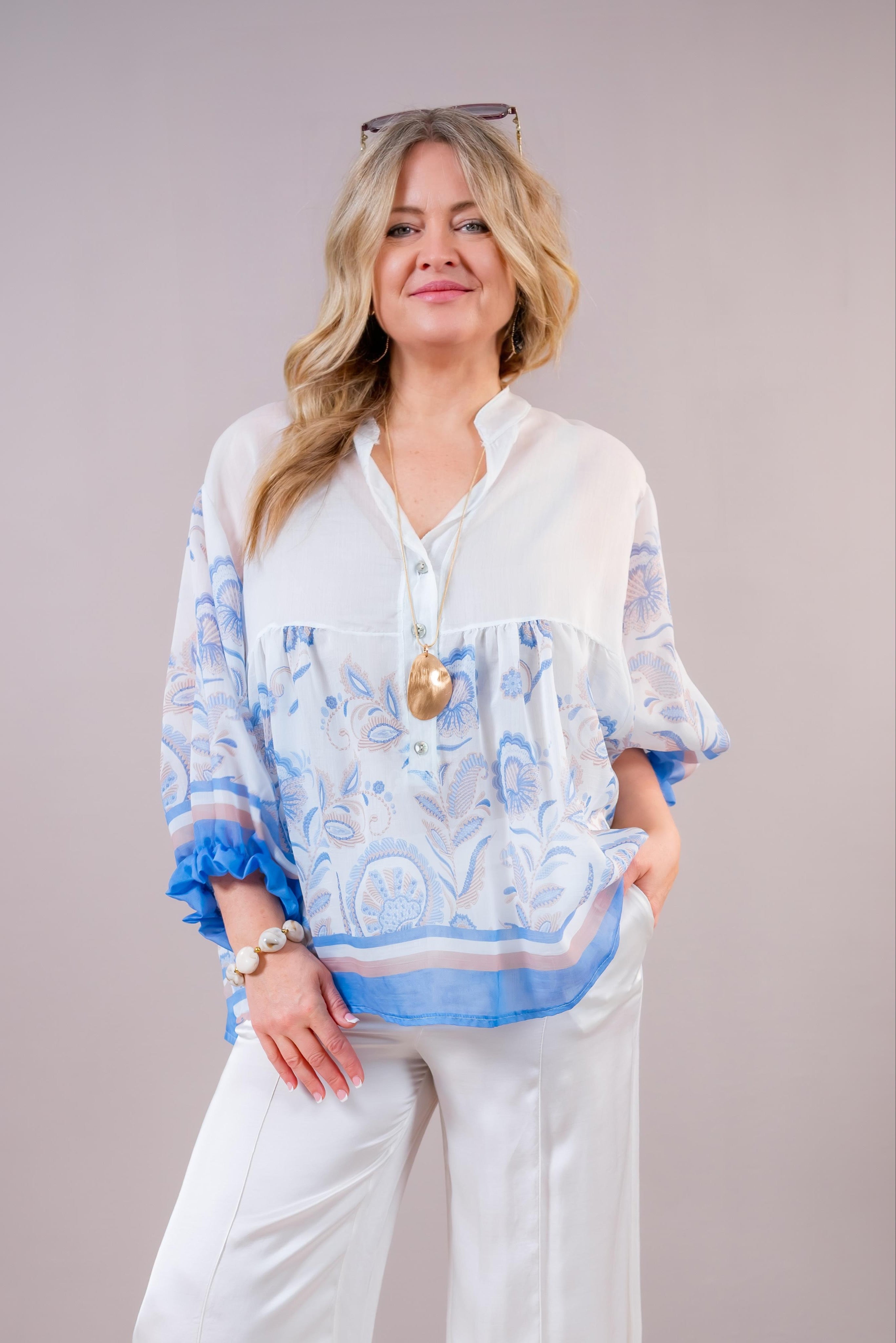 Bluse mit Muster, weiß/blau