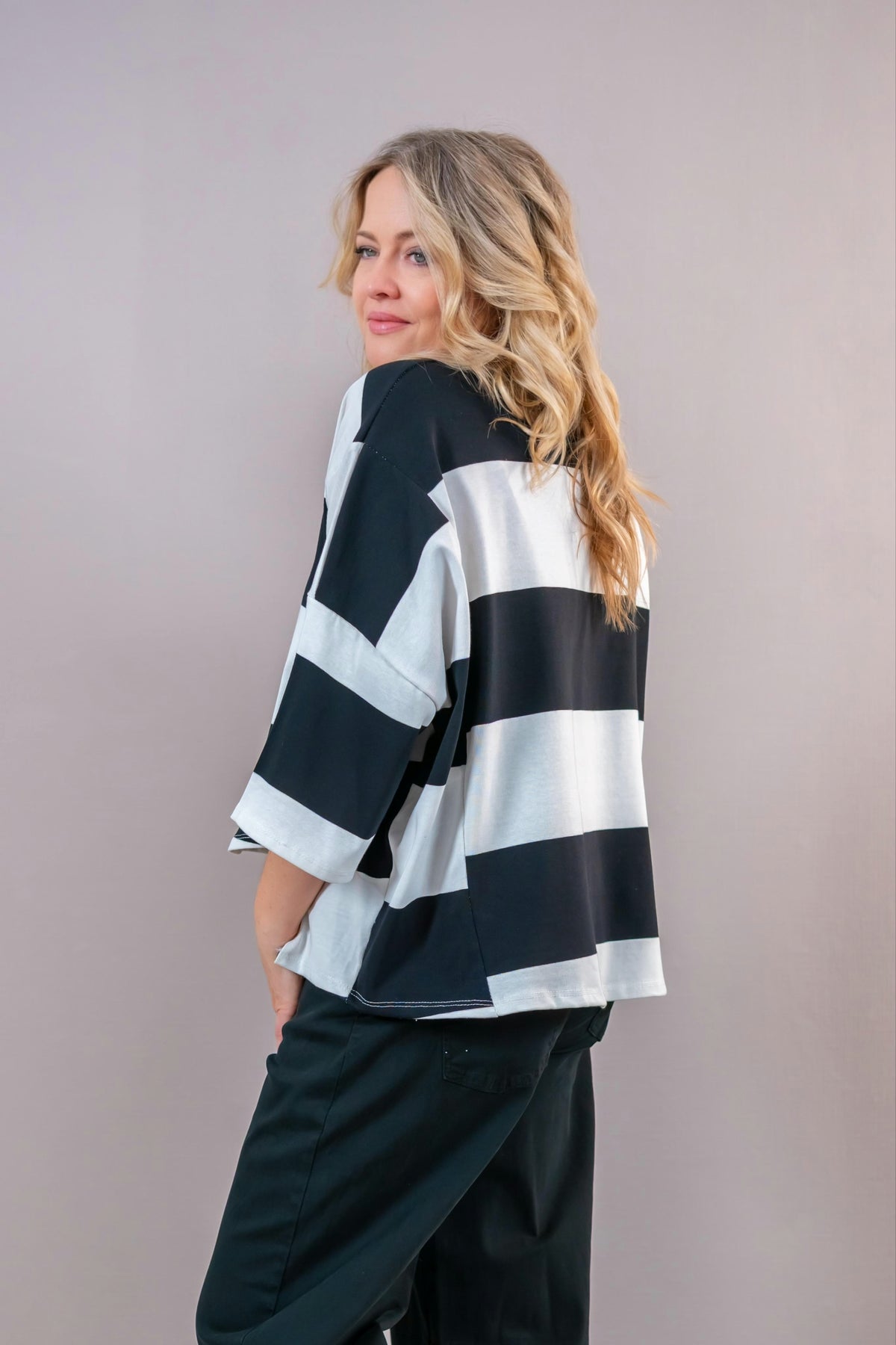 Oversize-Sweatshirt mit Blockstreifen, schwarz/weiß
