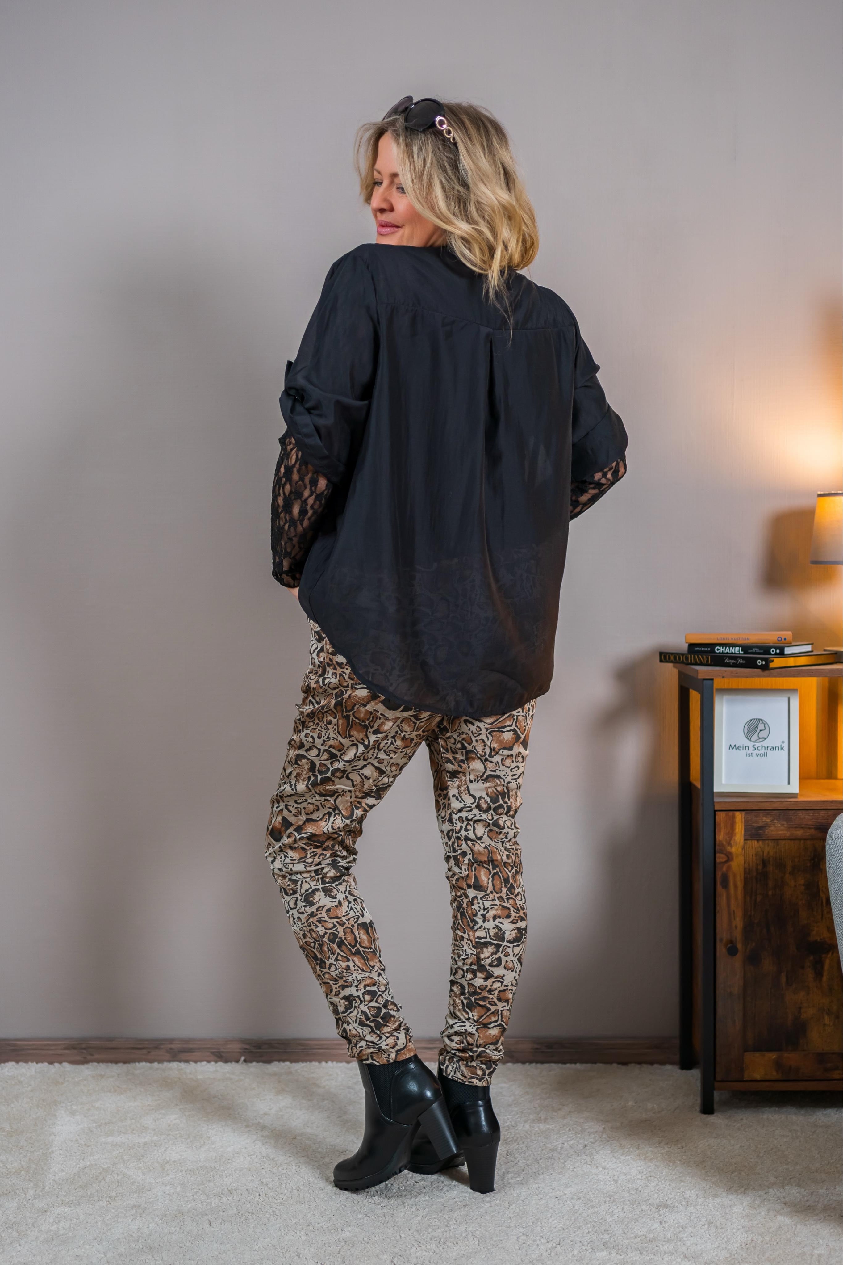 Leichte Bluse mit Kurzarm, schwarz