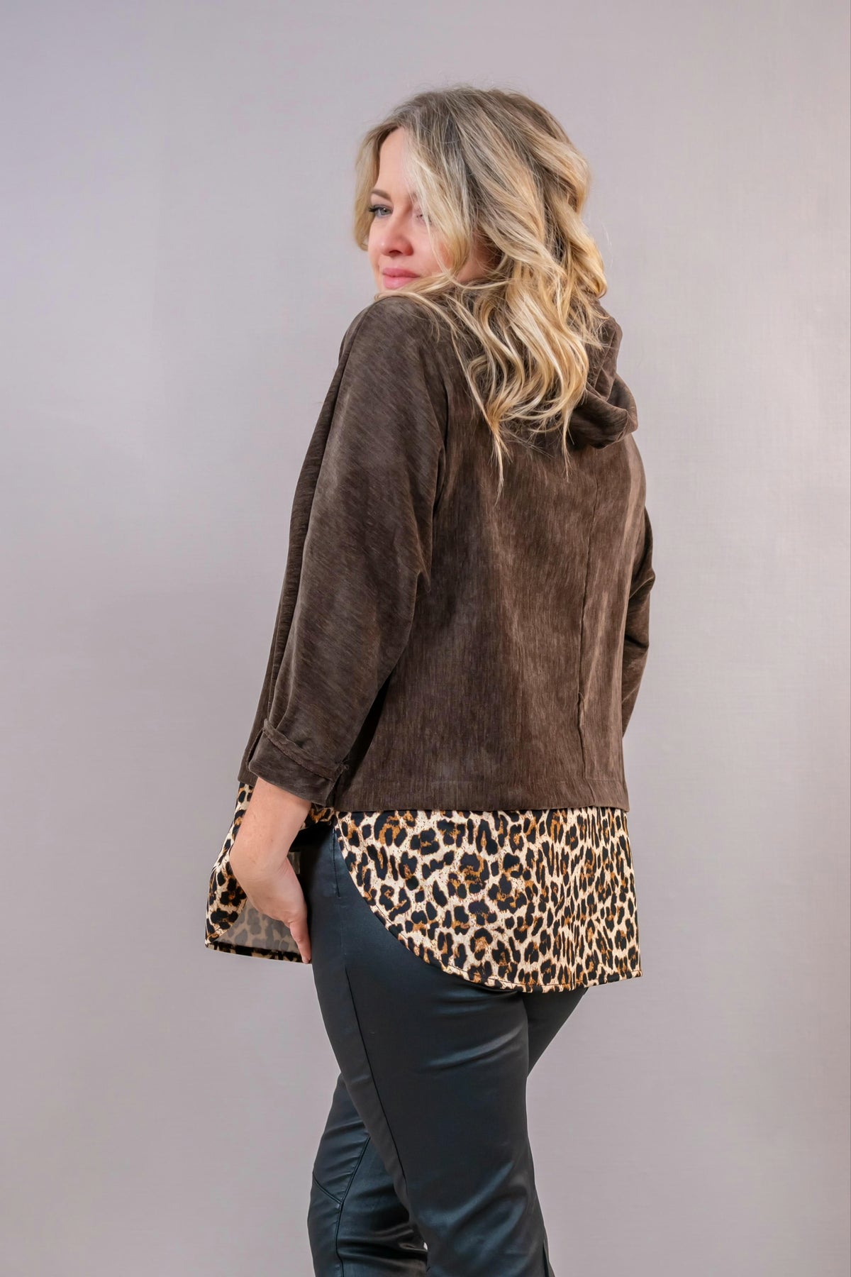 Hoodie in Samt-Optik, braun/leo