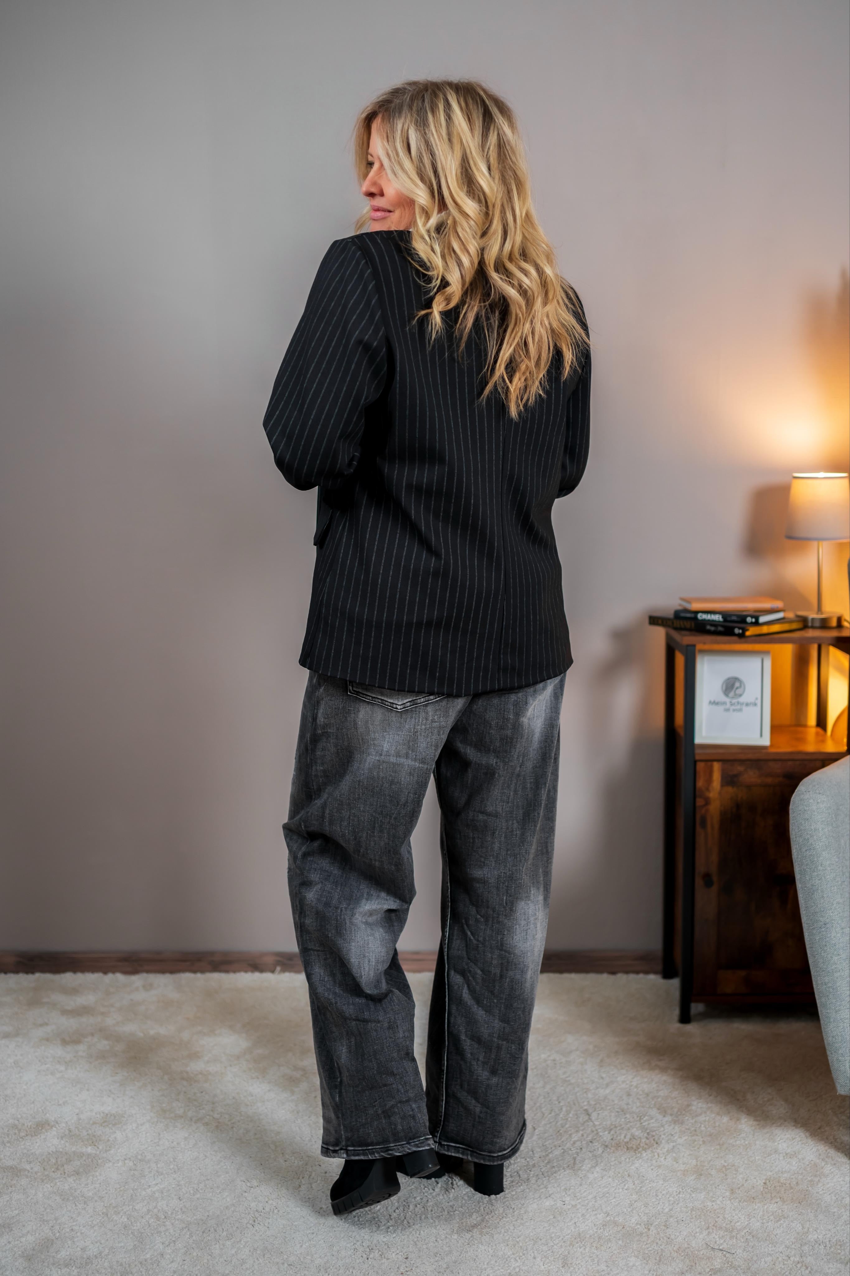 Blazer mit Nadelstreifen, schwarz