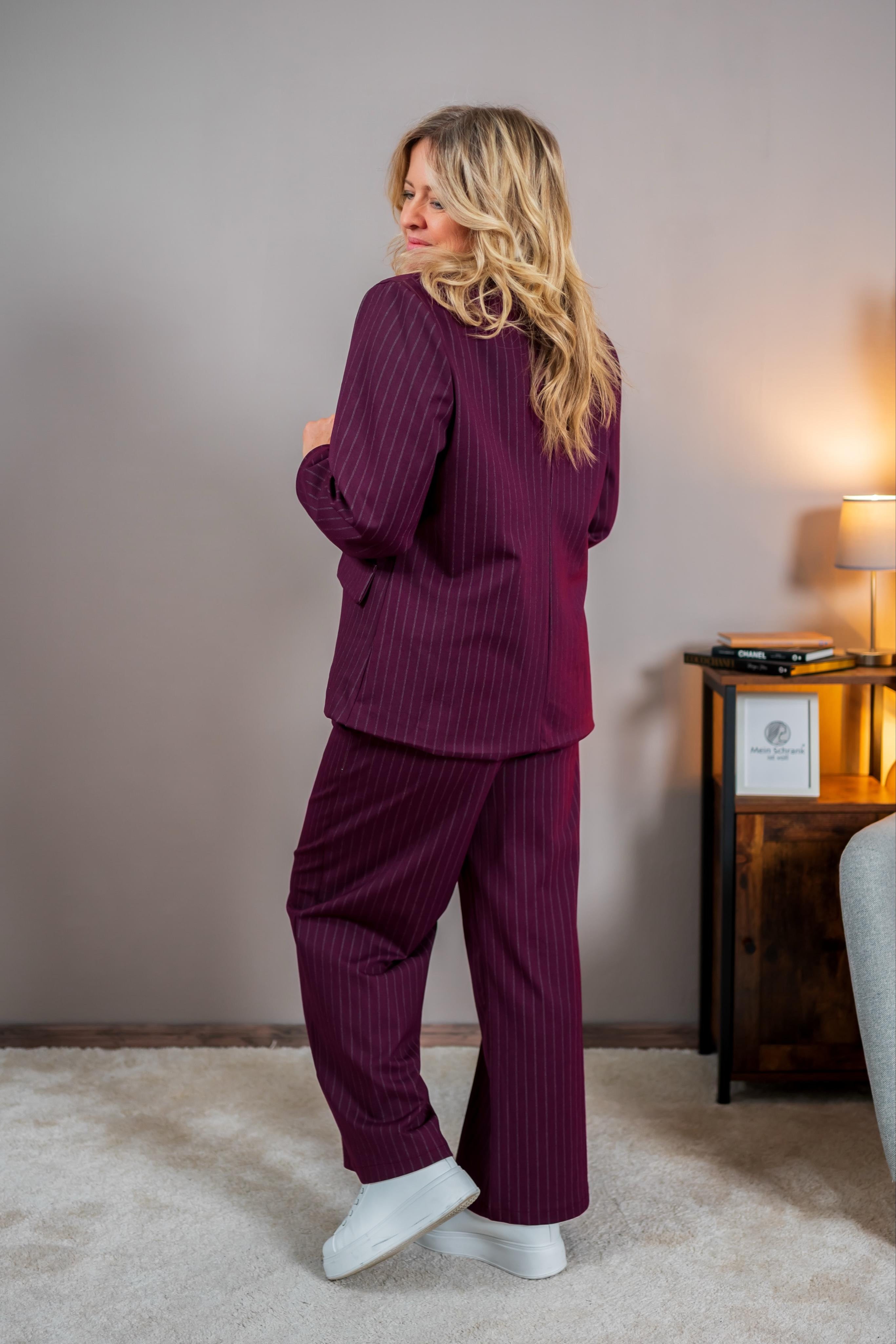 Blazer mit Nadelstreifen, beerenton