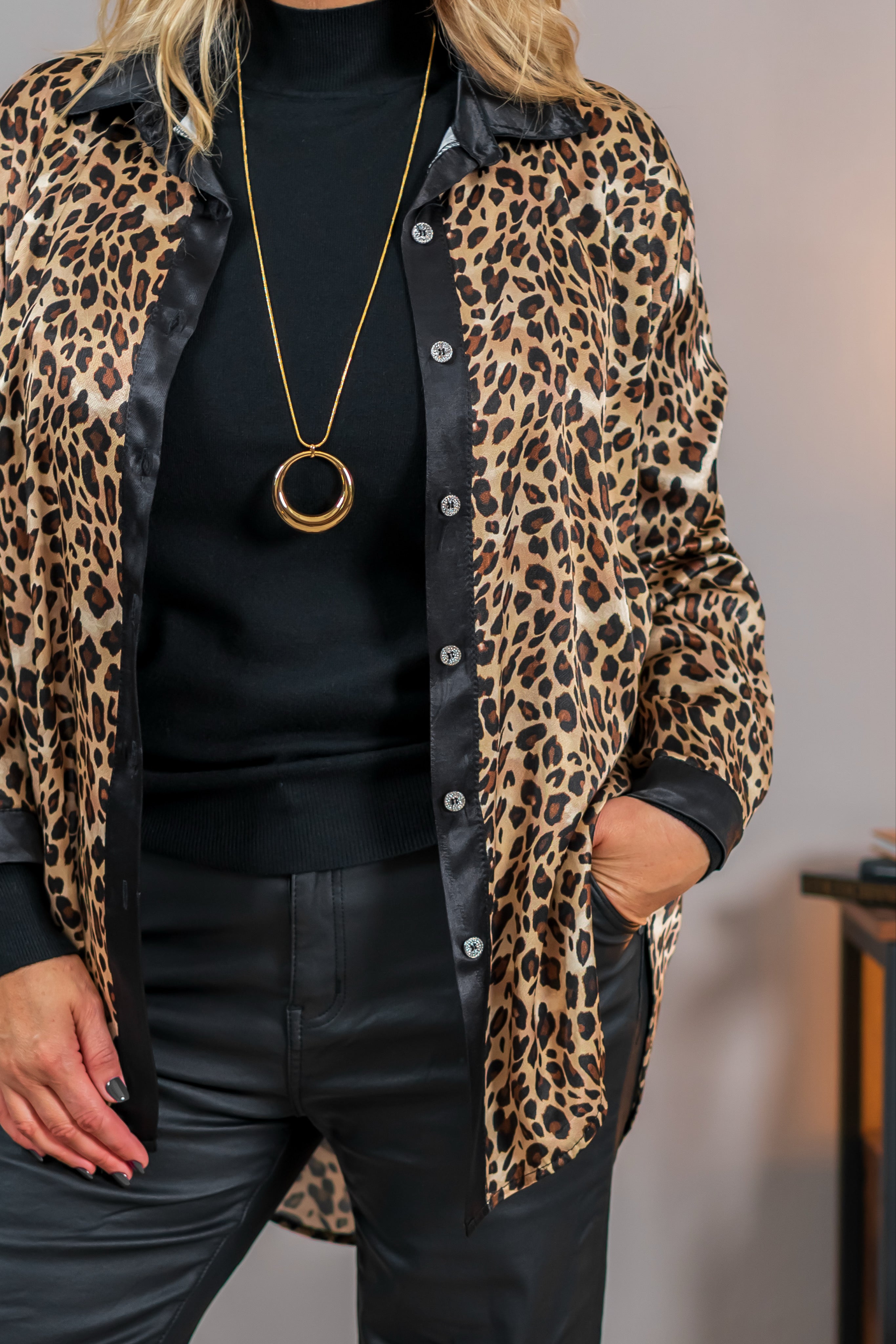 Leoprint Bluse aus Viskose