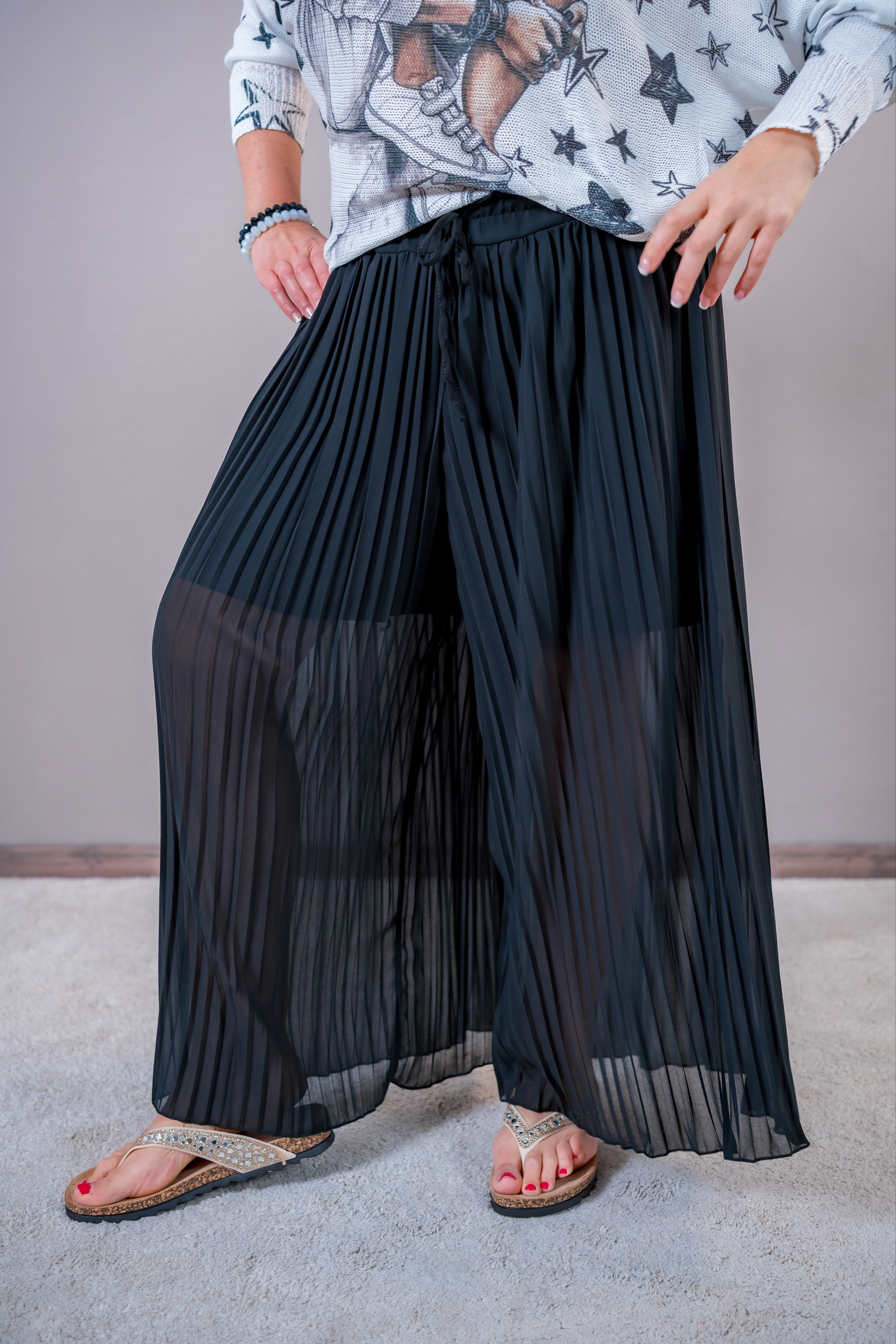 Leichte Plissee-Hose, schwarz
