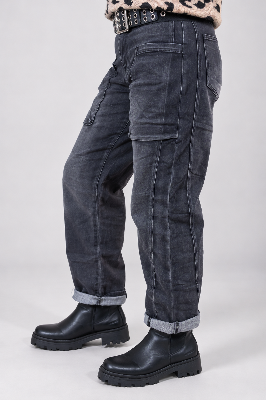 Barrel-Fit Jeans mit aufgesetzten Taschen, black-washed