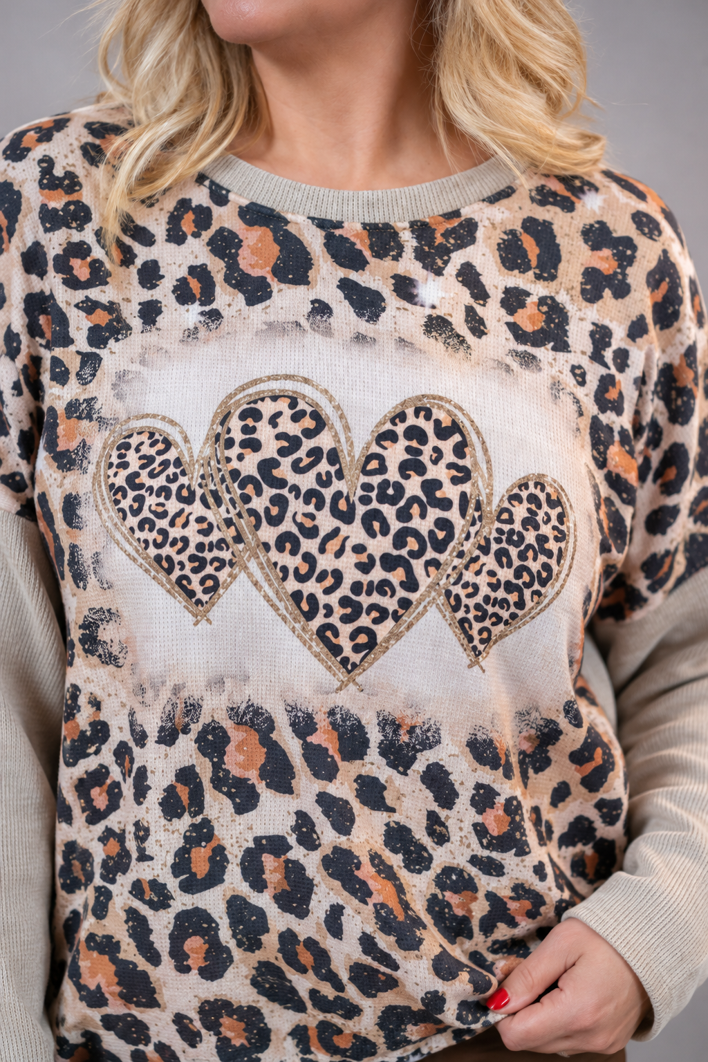 Sweatshirt "LEOLOVE", beige/leo