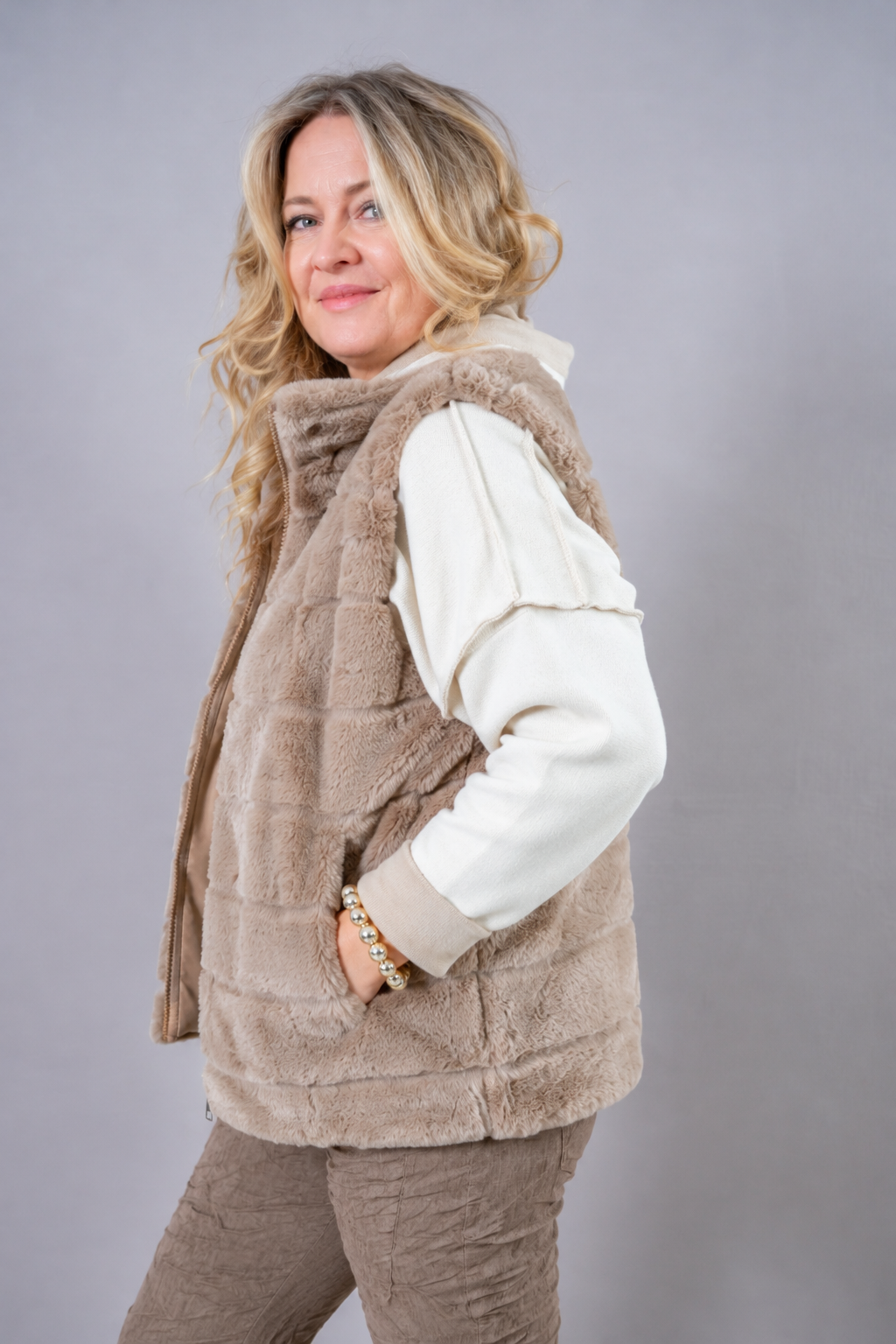 Kapuzenpullover "authentic", creme/beige