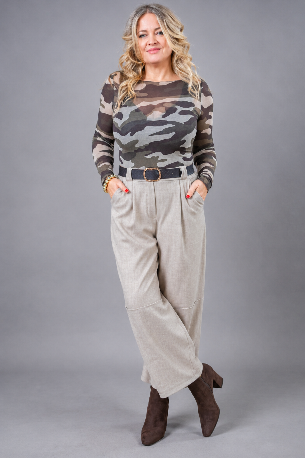 Leichtes Langarmshirt mit Camouflage-Muster, schokobraun/creme