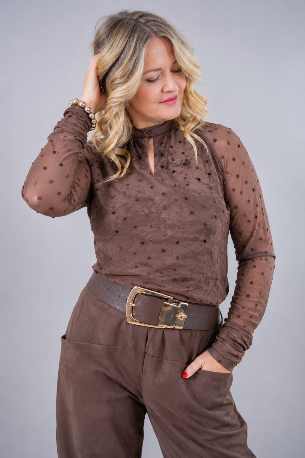Bluse mit leichtem Stehkragen, braun