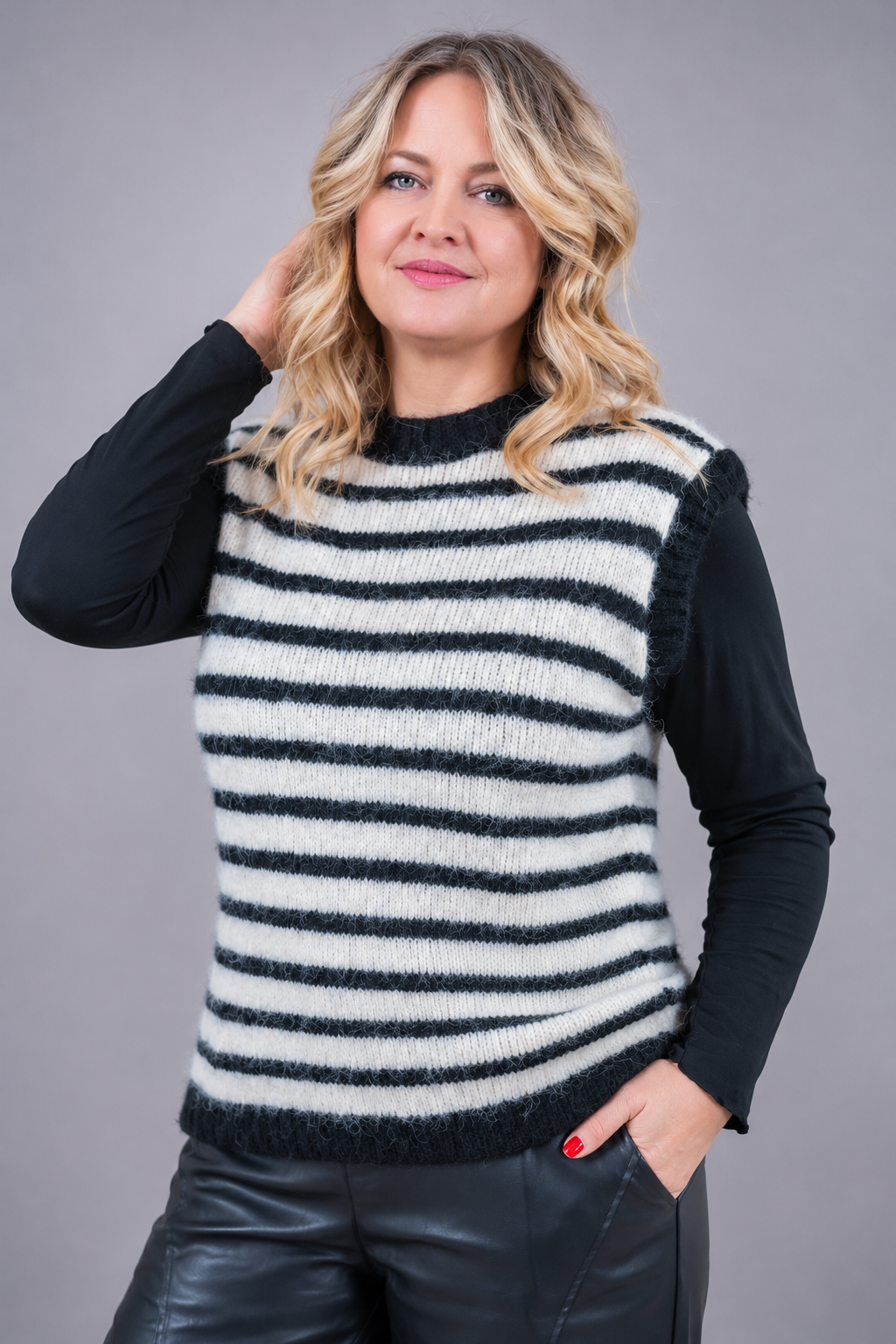 Gestreifter Pullunder, schwarz/creme