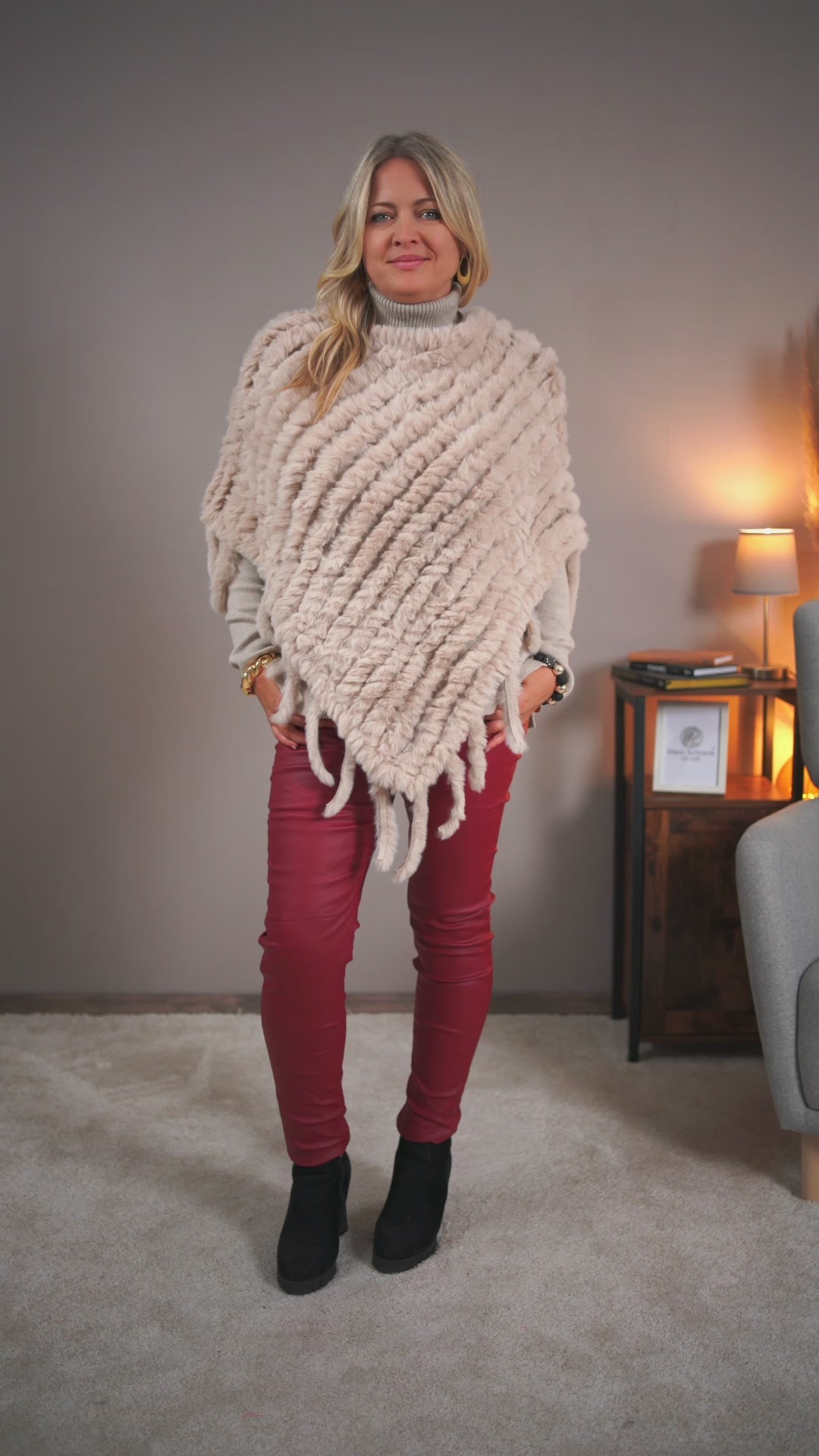 Kuscheliges Poncho-Cape, beige