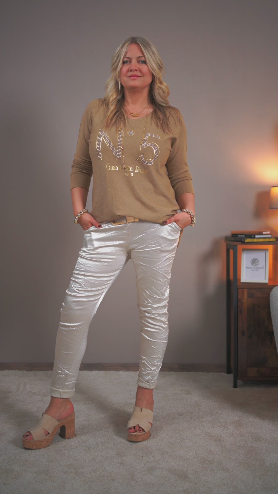 Longpullover mit Steinchen, camel