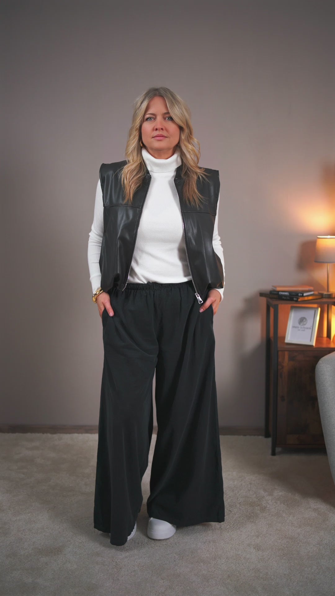 Palazzo-Hose in Feincord-Optik, schwarz