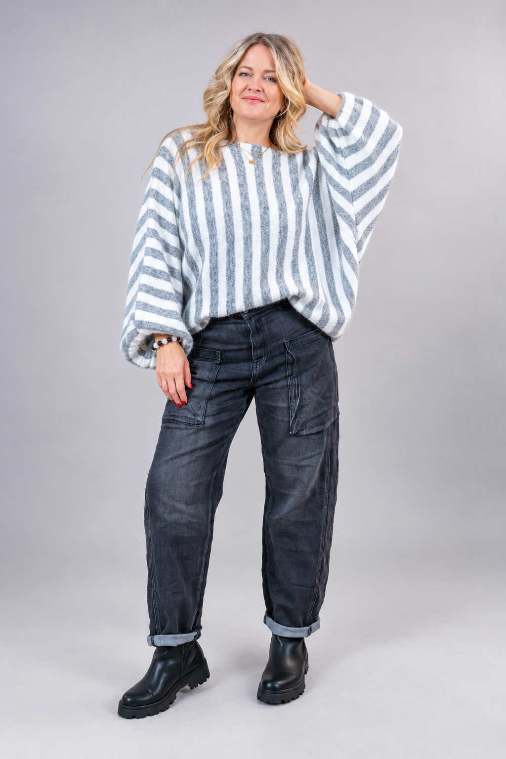 Barrel-Fit Jeans mit aufgesetzten Taschen, black-washed