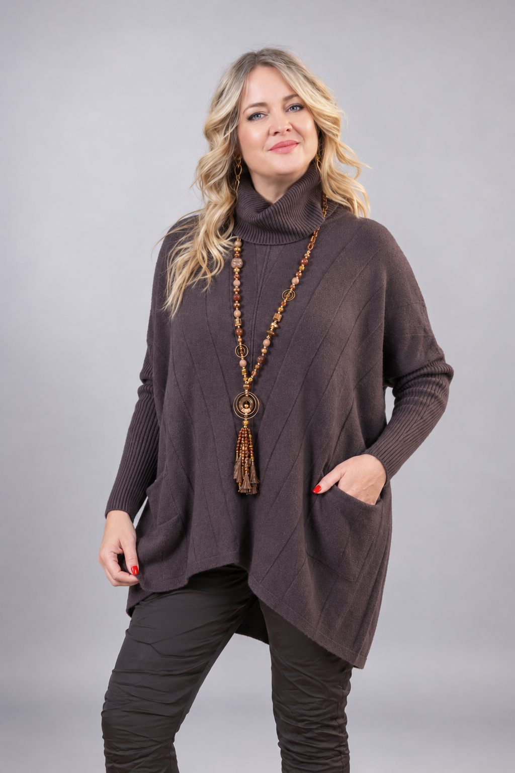 Oversize Strickpullover mit Rollkragen, schokobraun