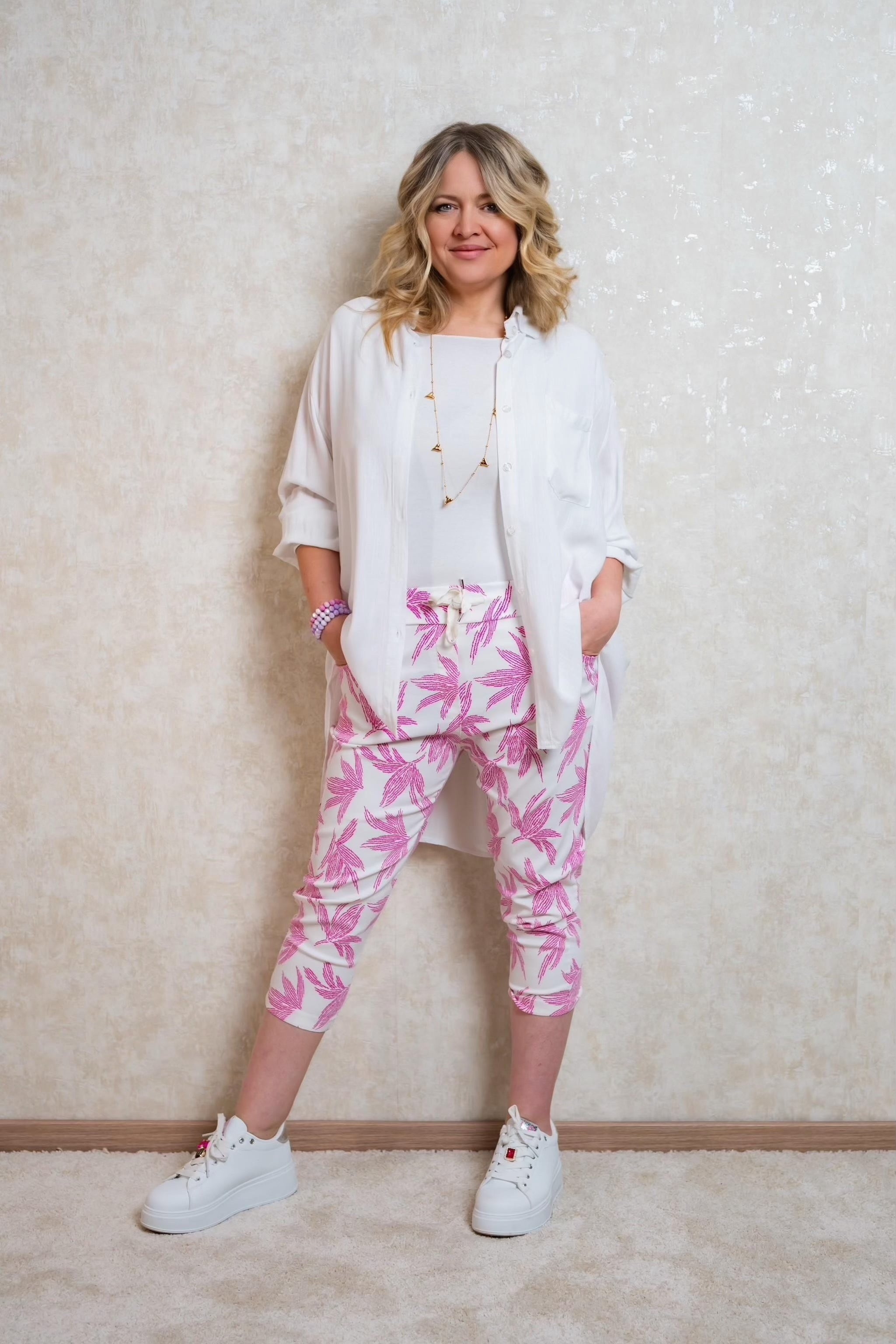 Capri-Hose in Weiß-Pink