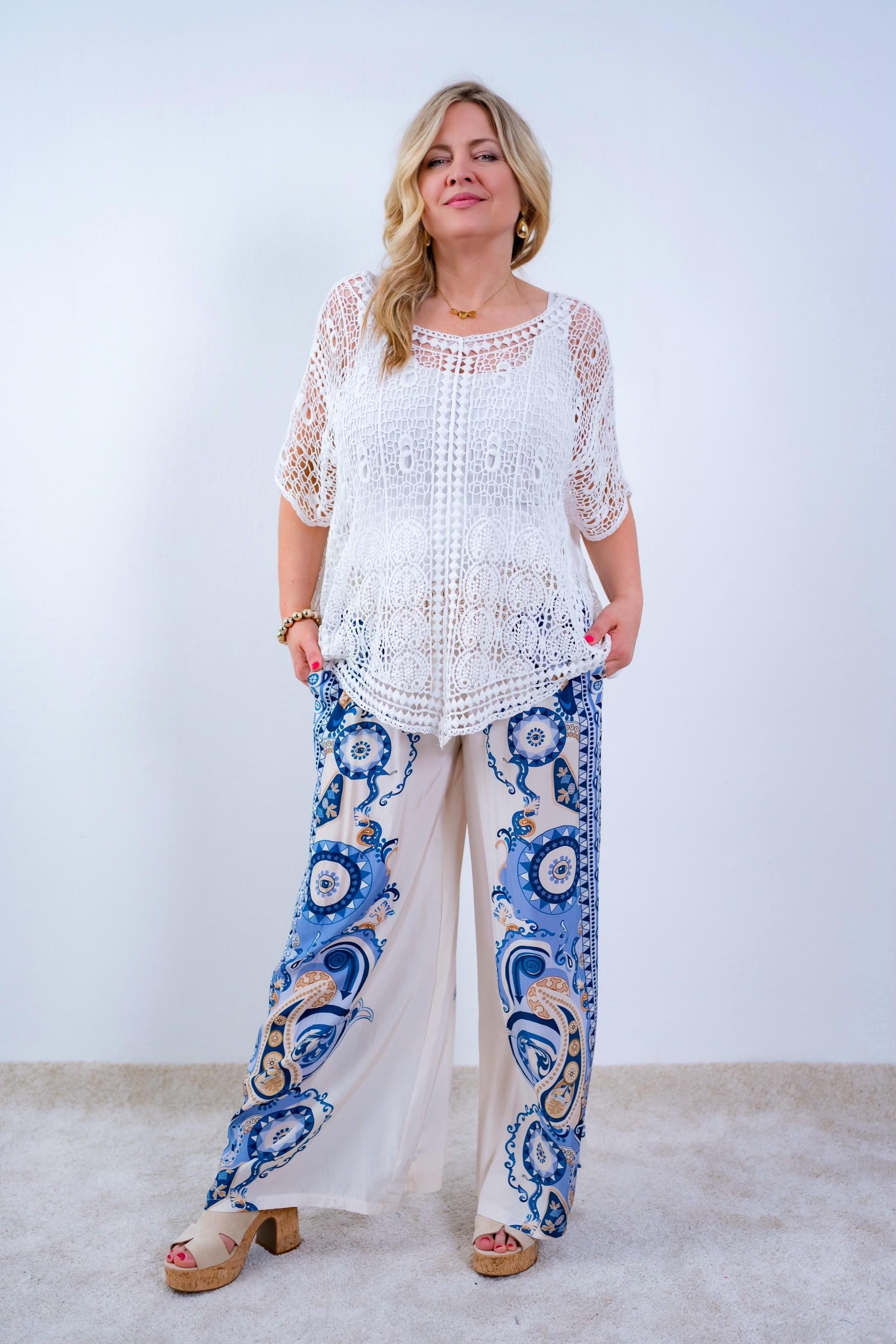 Weite Hose in Creme mit Muster