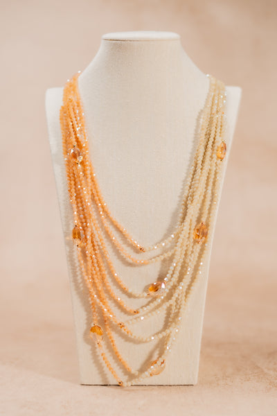 Halskette mit Steinchen