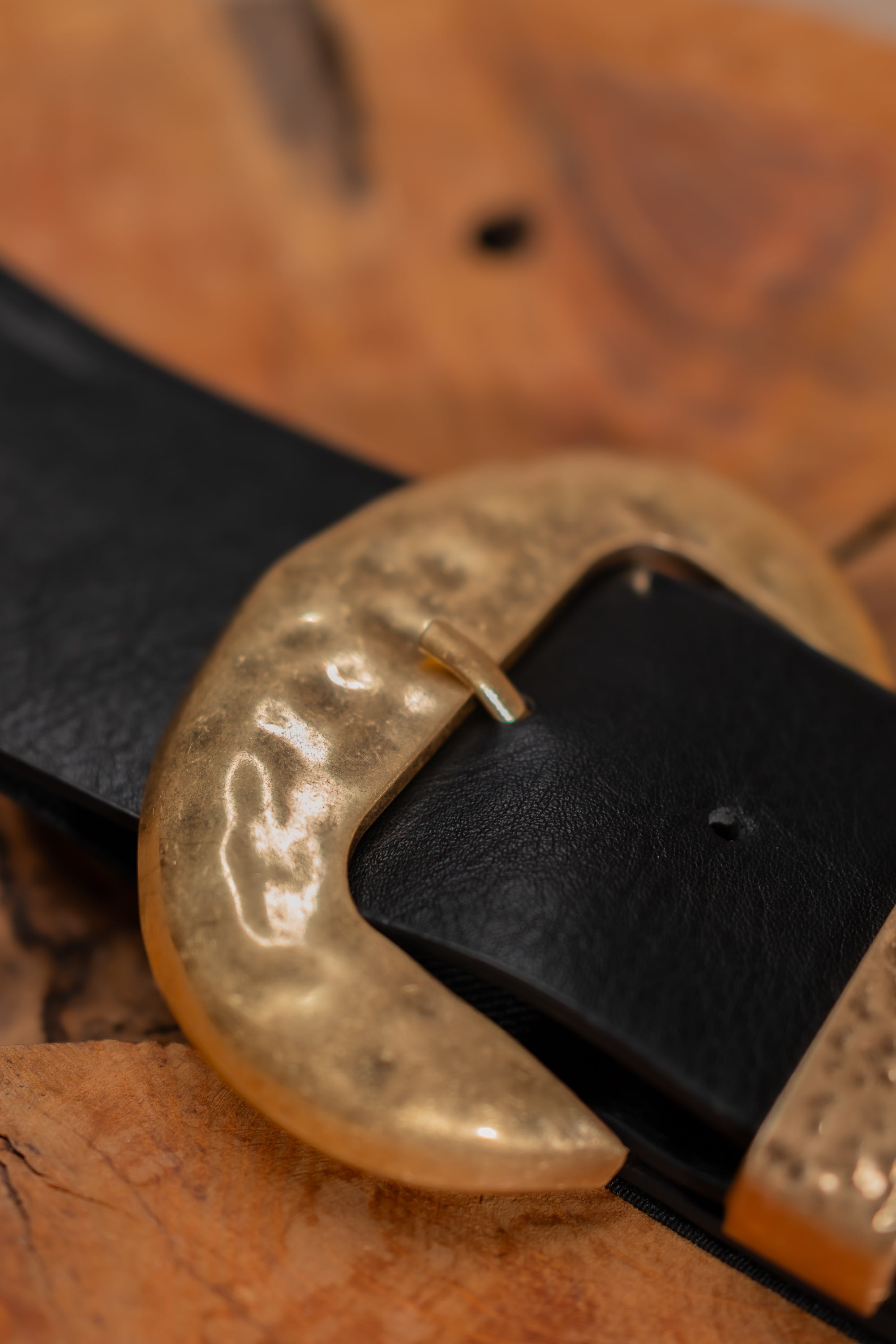 Stretchgürtel, schwarz mit goldener Schnalle