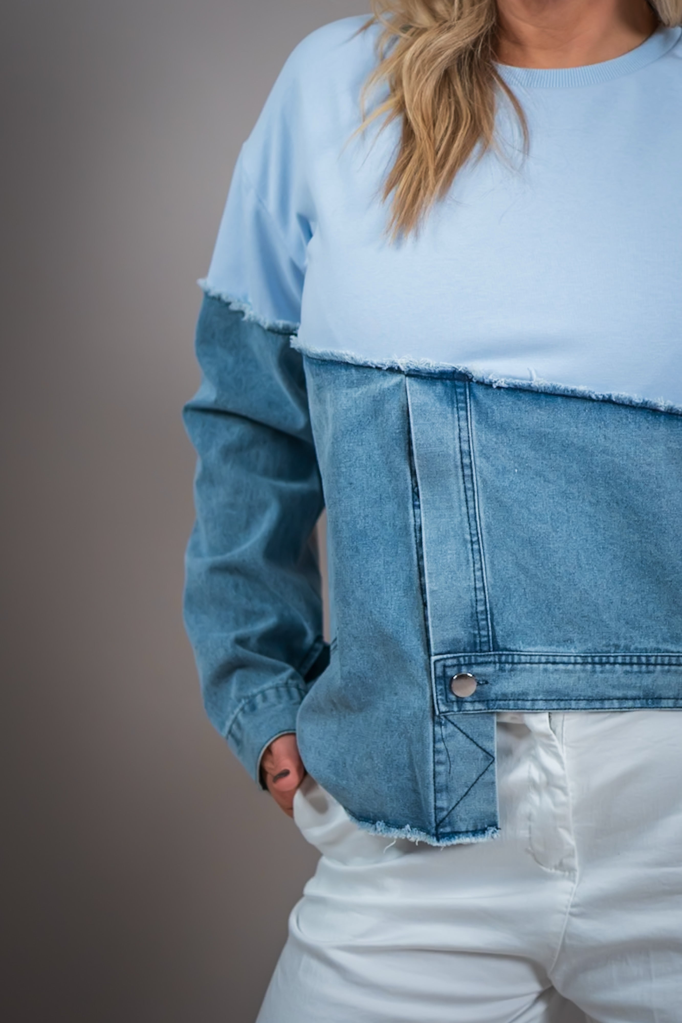 Sweatshirt Junin in Hellblau