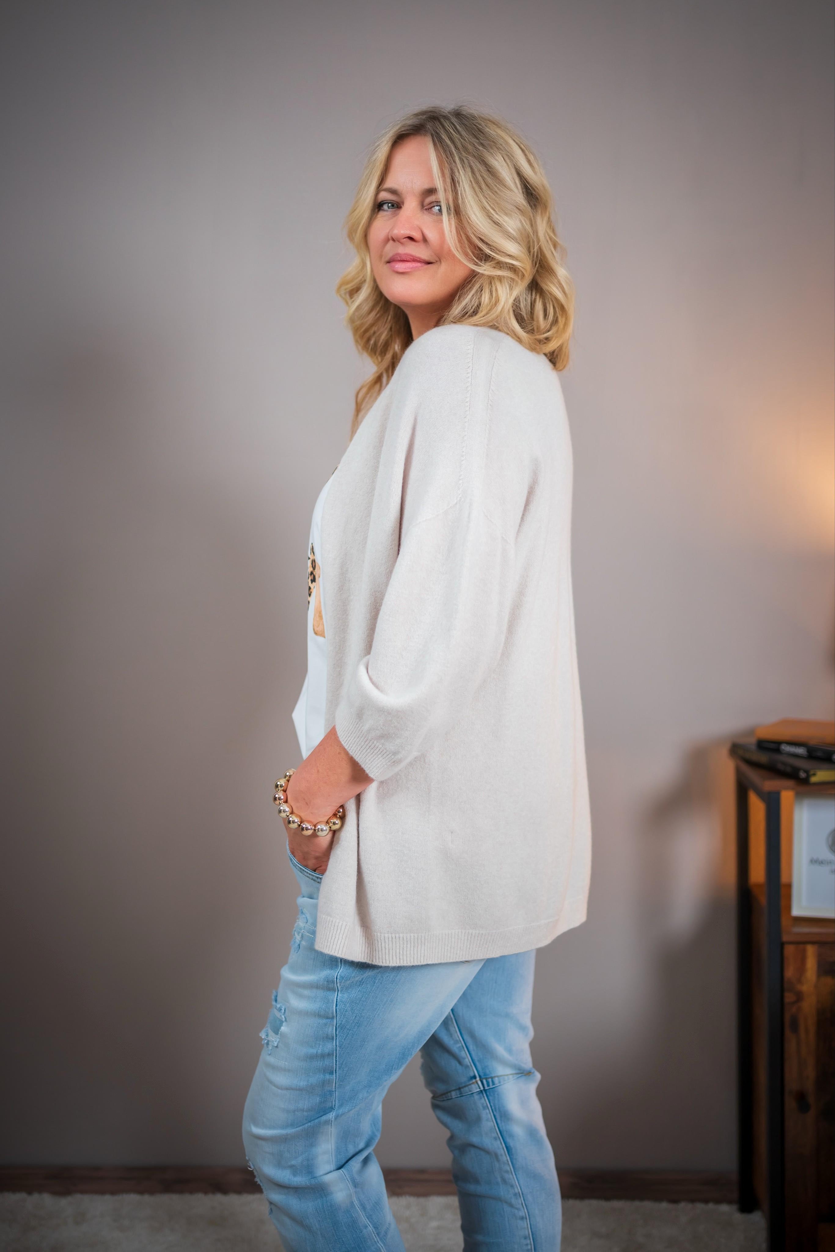 Feinstrickjacke aus Viskosegemisch, creme