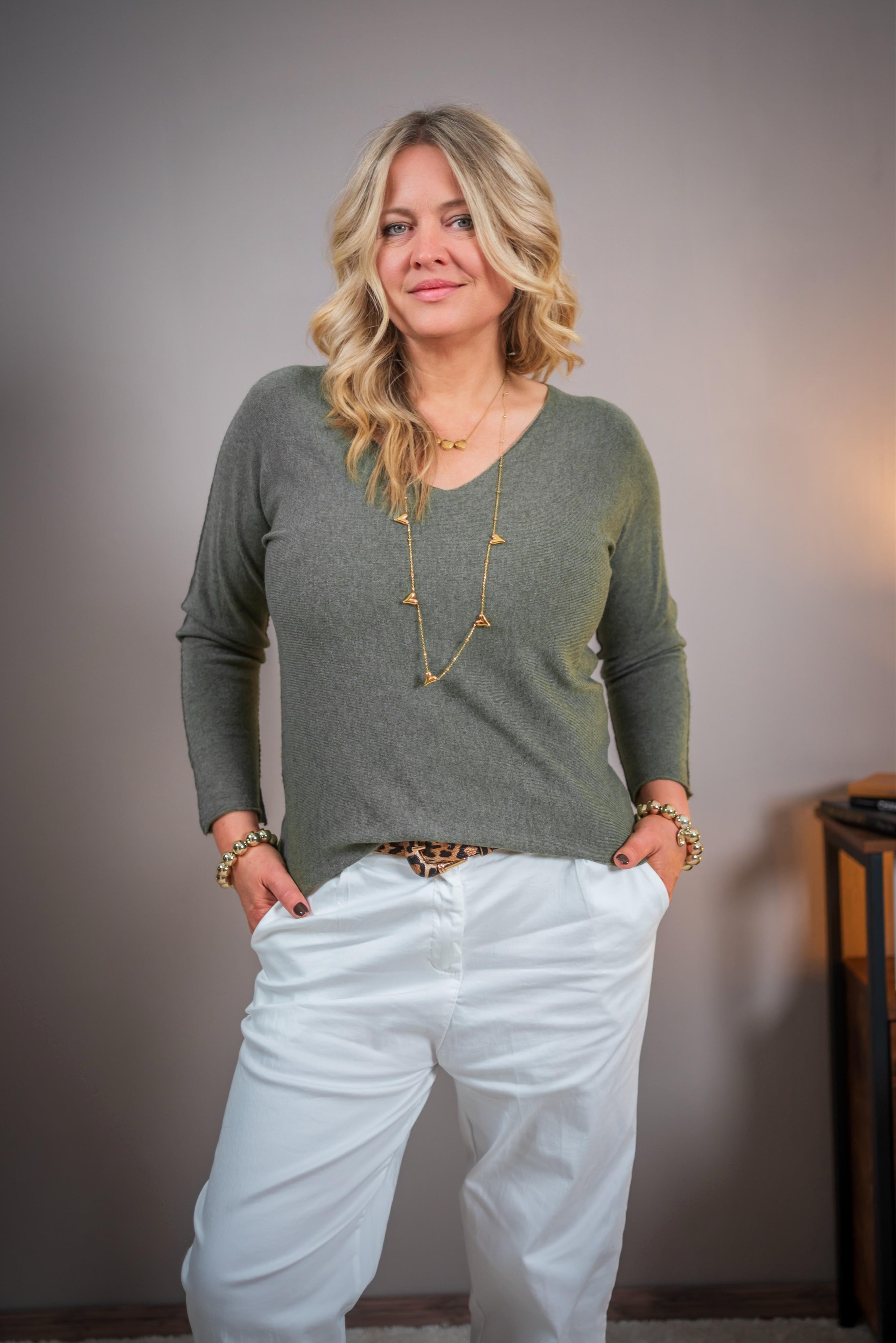 Feiner Strickpullover mit V-Ausschnitt, khaki