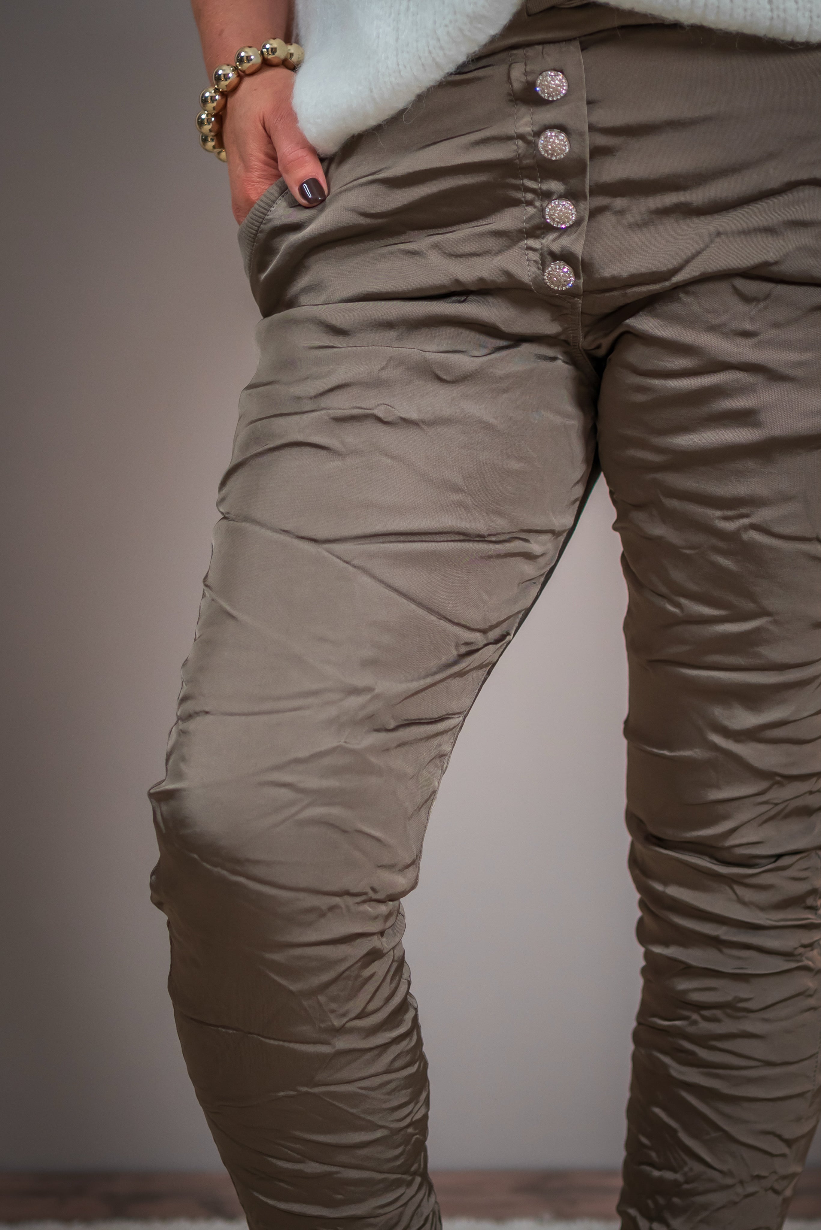 Glanz-Stretchhose, taupe