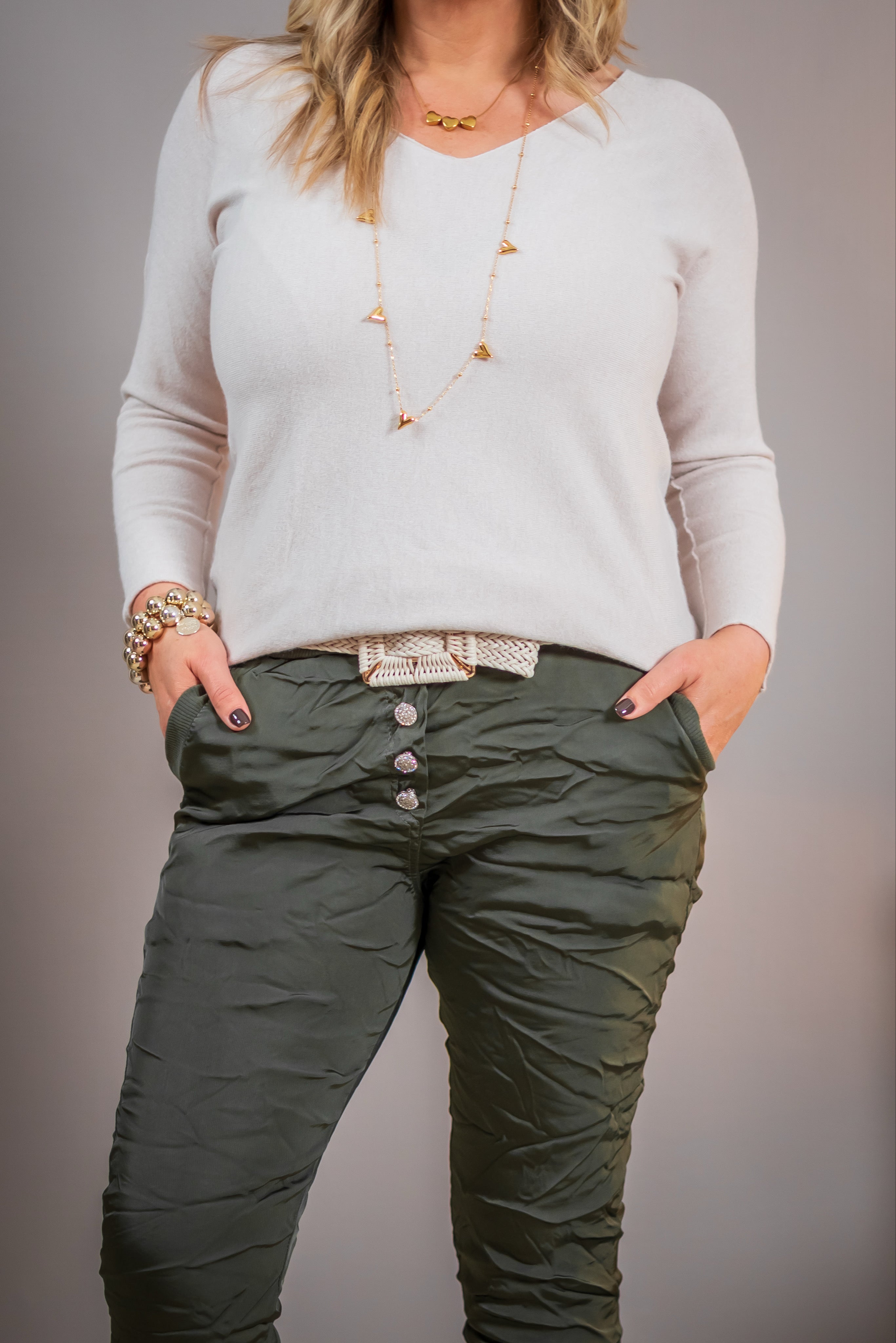 Feiner Strickpullover mit V-Ausschnitt, beige