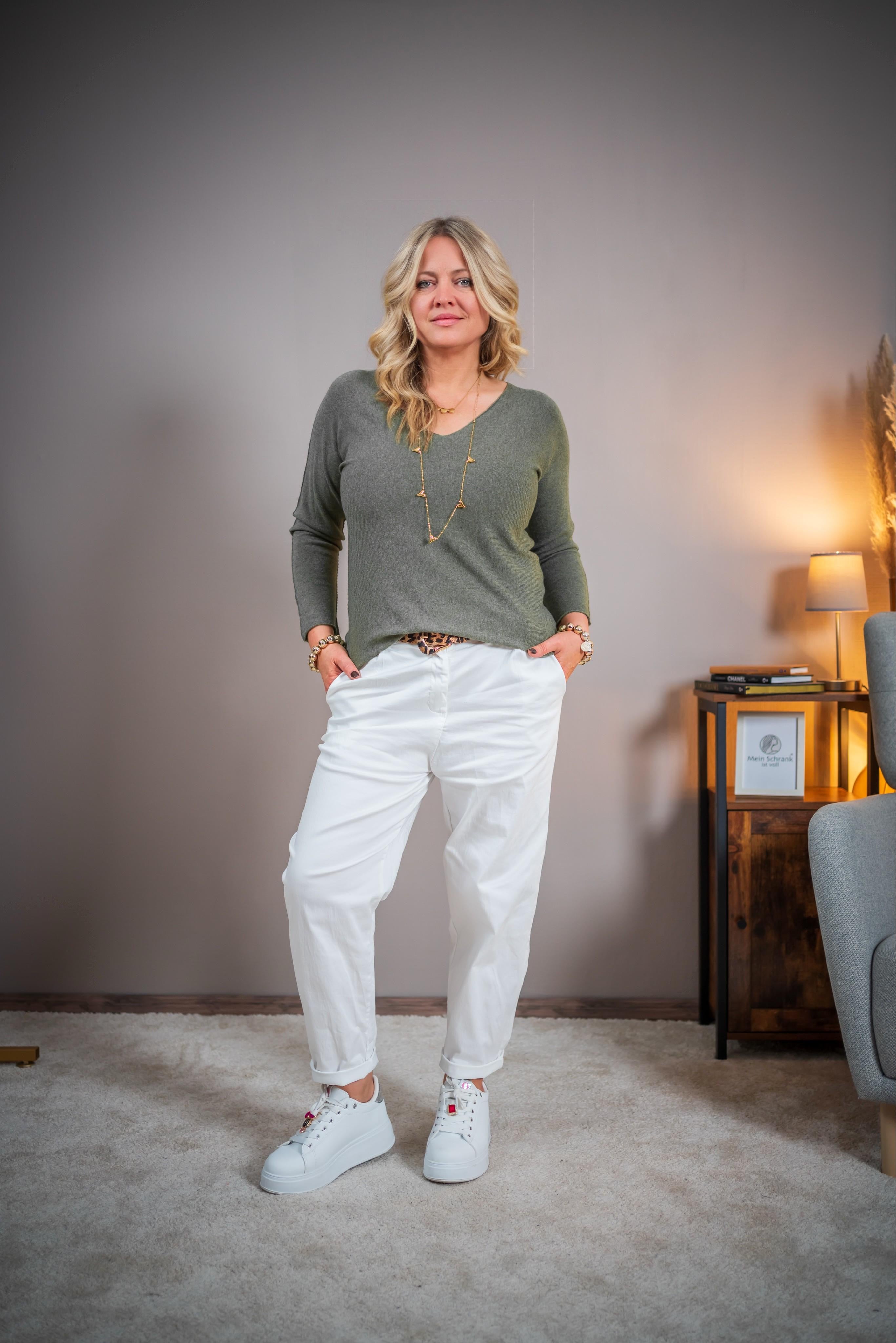 Feiner Strickpullover mit V-Ausschnitt, khaki