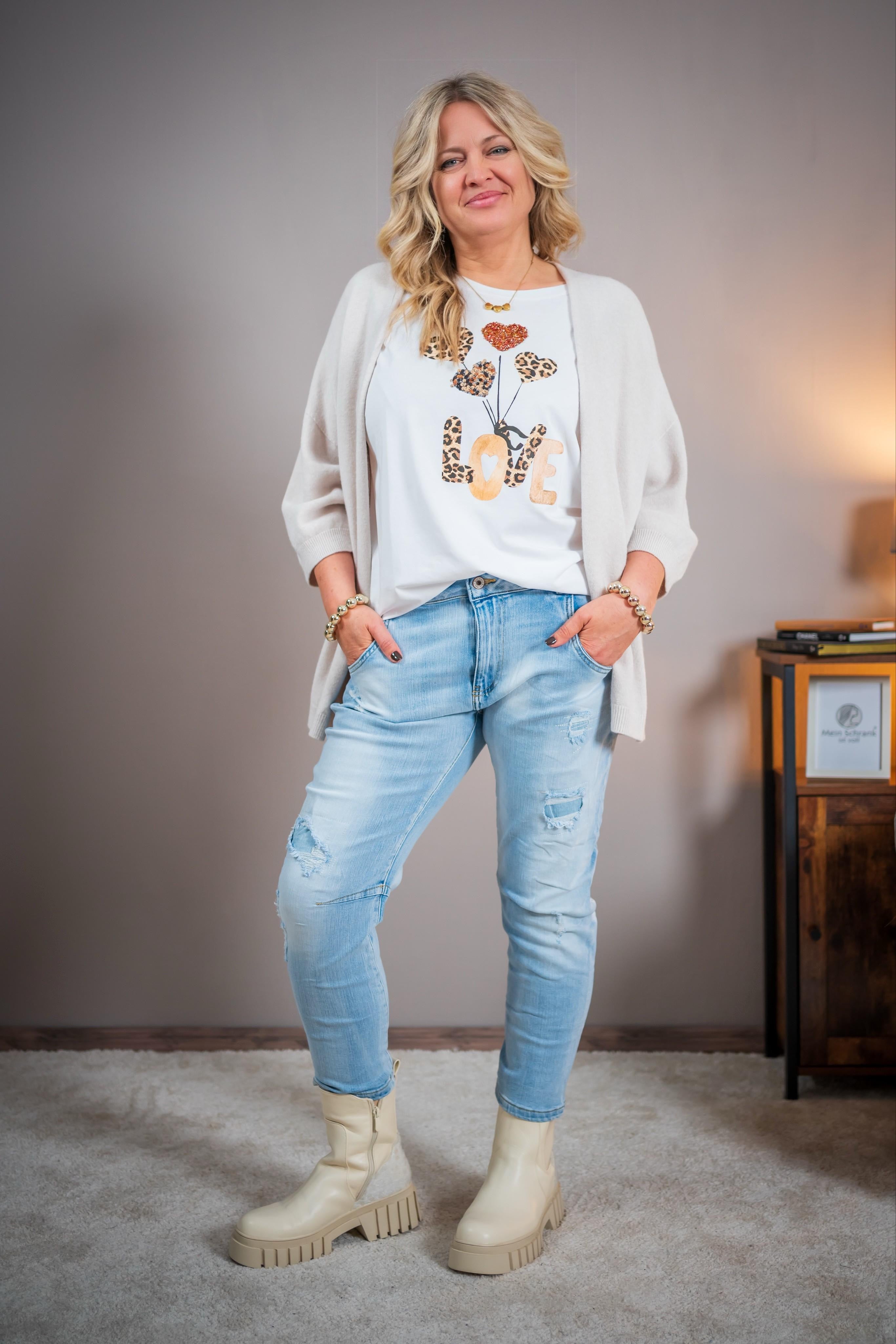 Feinstrickjacke aus Viskosegemisch, creme