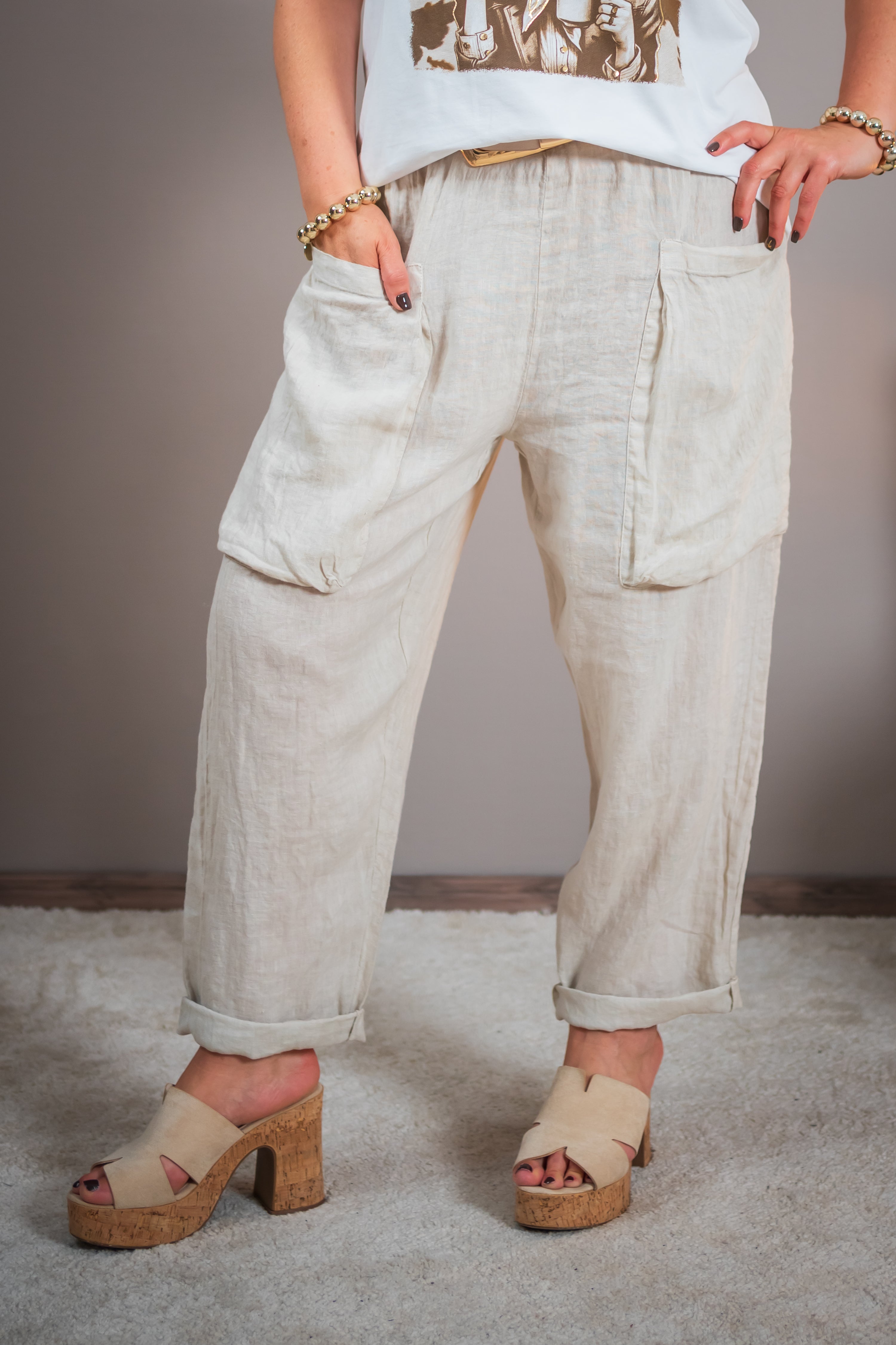 Leinenhose mit großen Taschen, beige