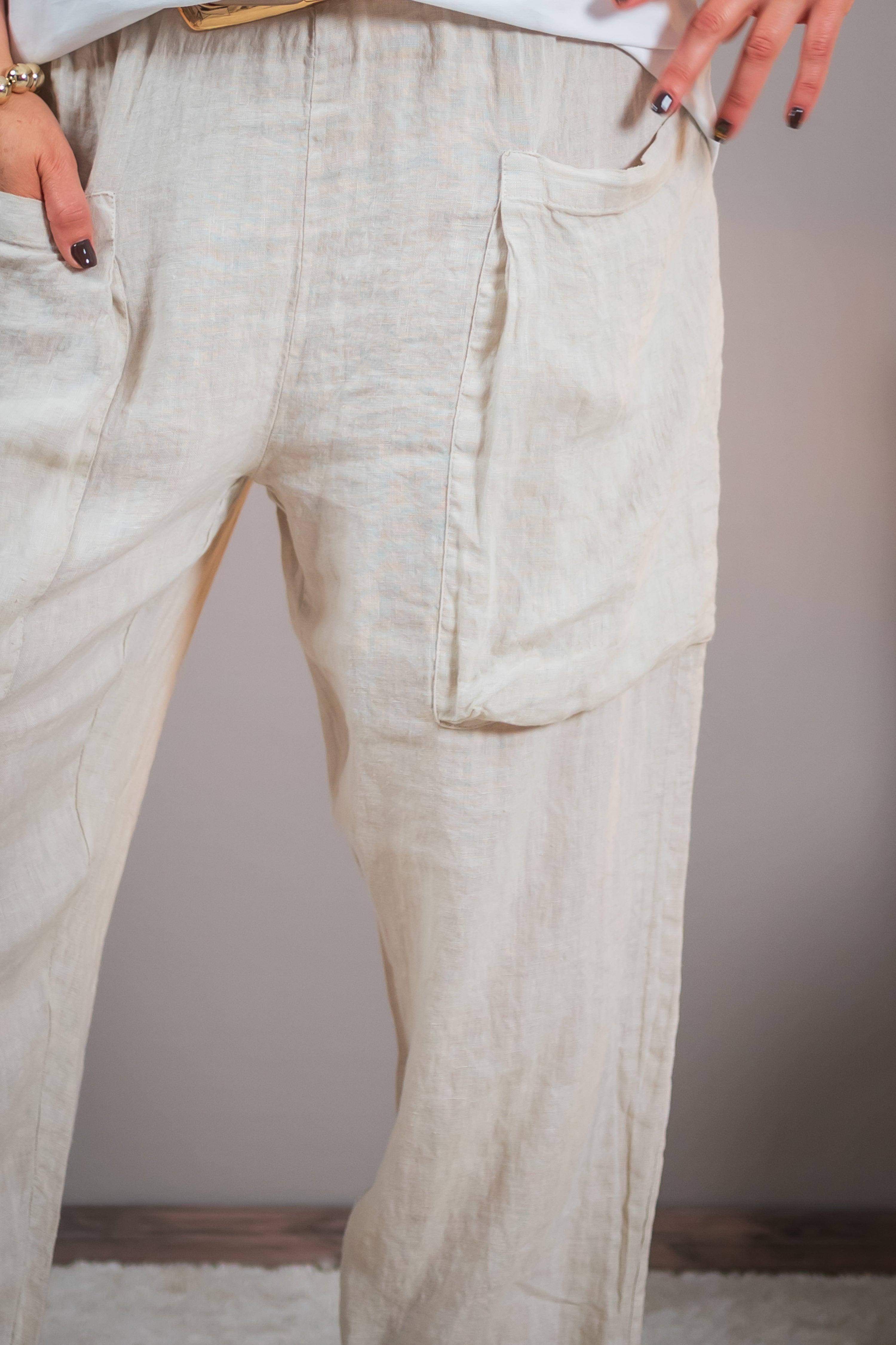 Leinenhose mit großen Taschen, beige