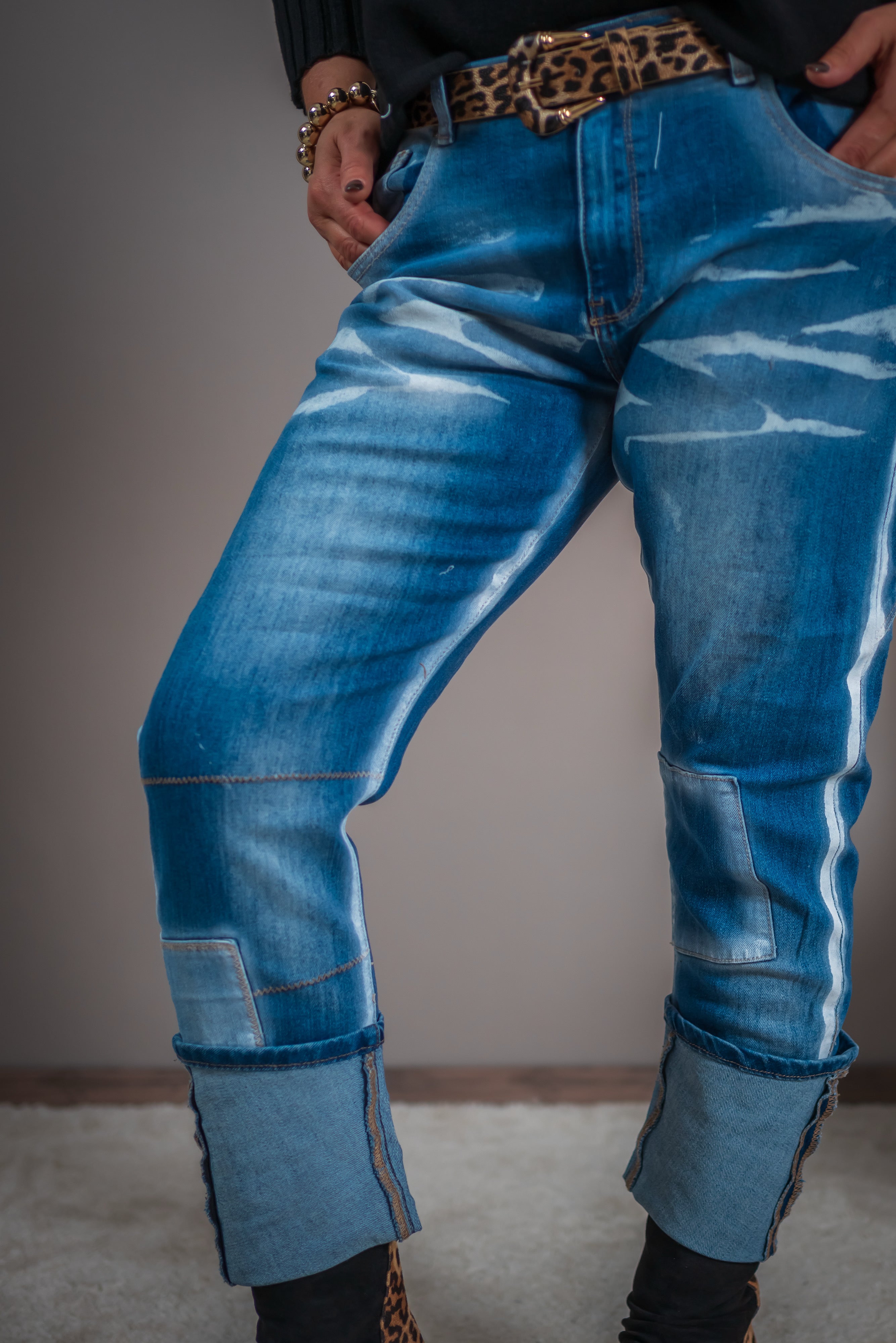 Jeans mit Patches, Mittelblau