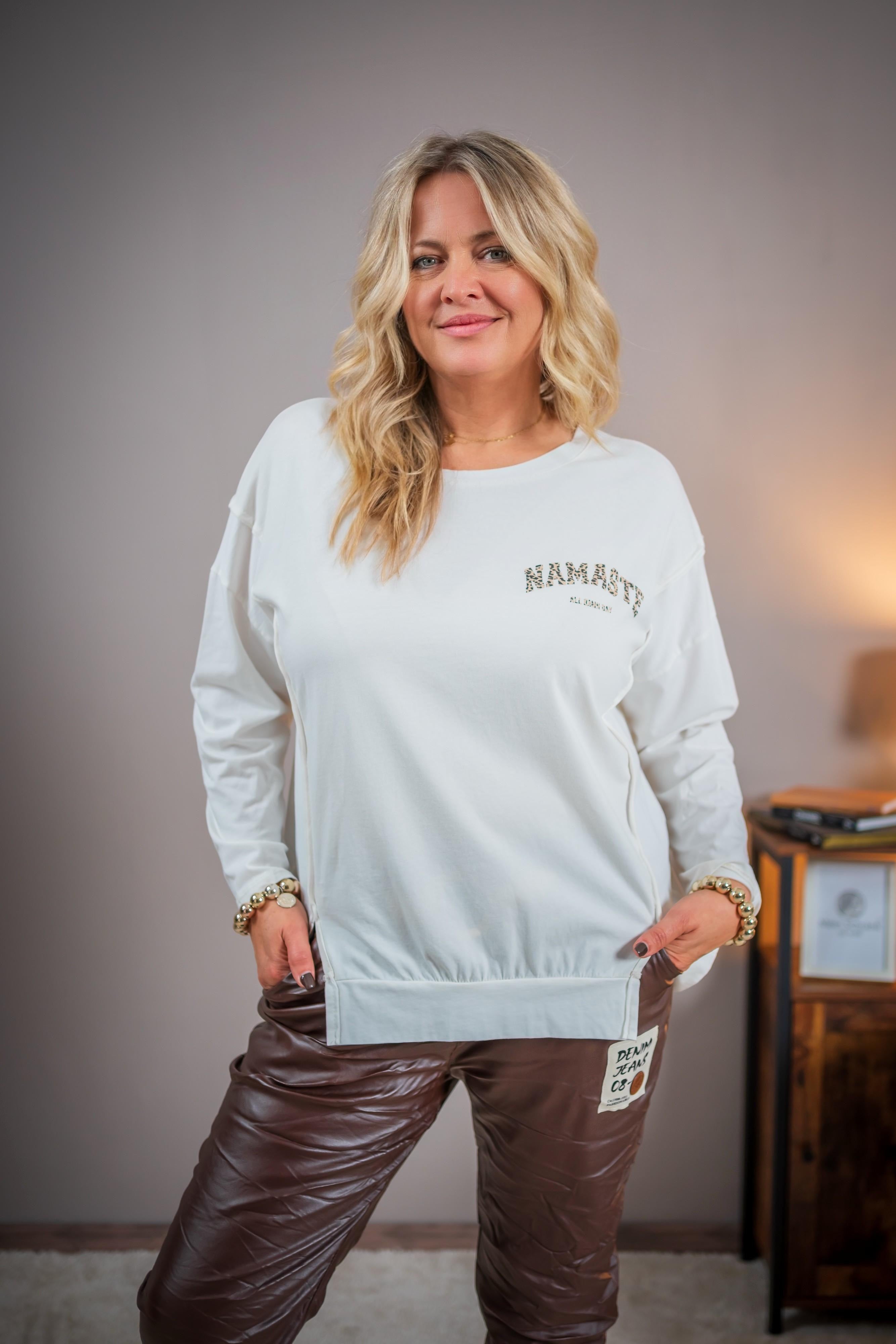 Sweatshirt mit Leo-Schriftzug, ecru
