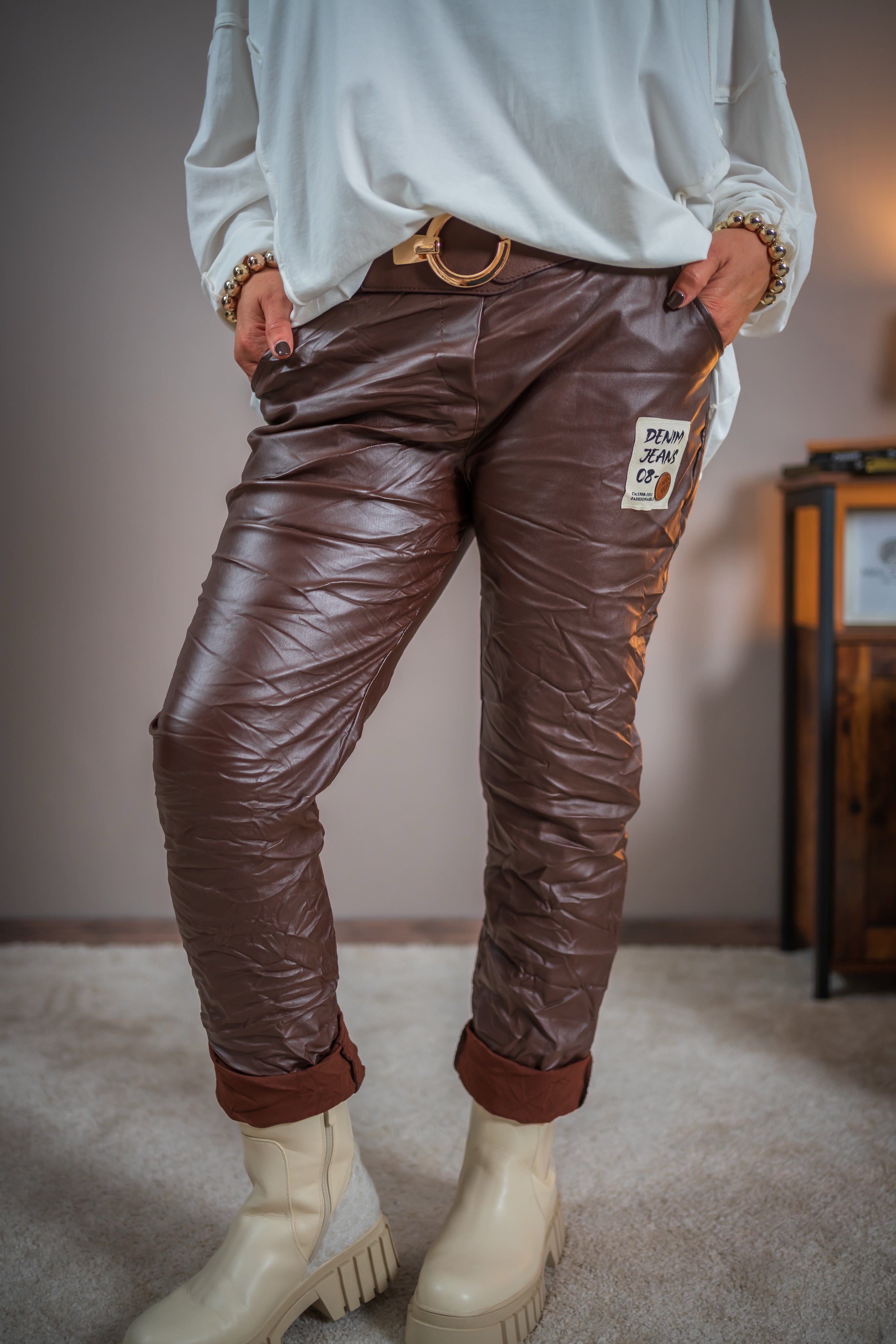 Jogpants im Leder-Look mit Gürtel, schokobraun