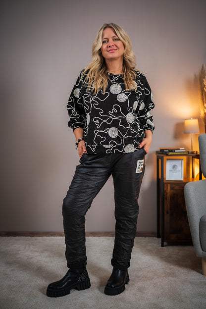 Pullover mit Stickerei, schwarz