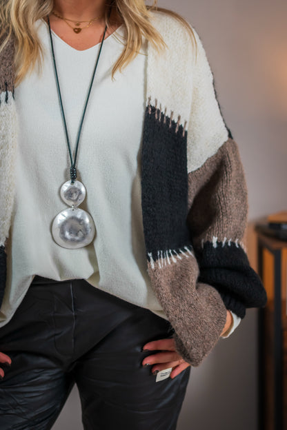 Oversize-Strickjacke, schokobraun-schwarz-wollweiß