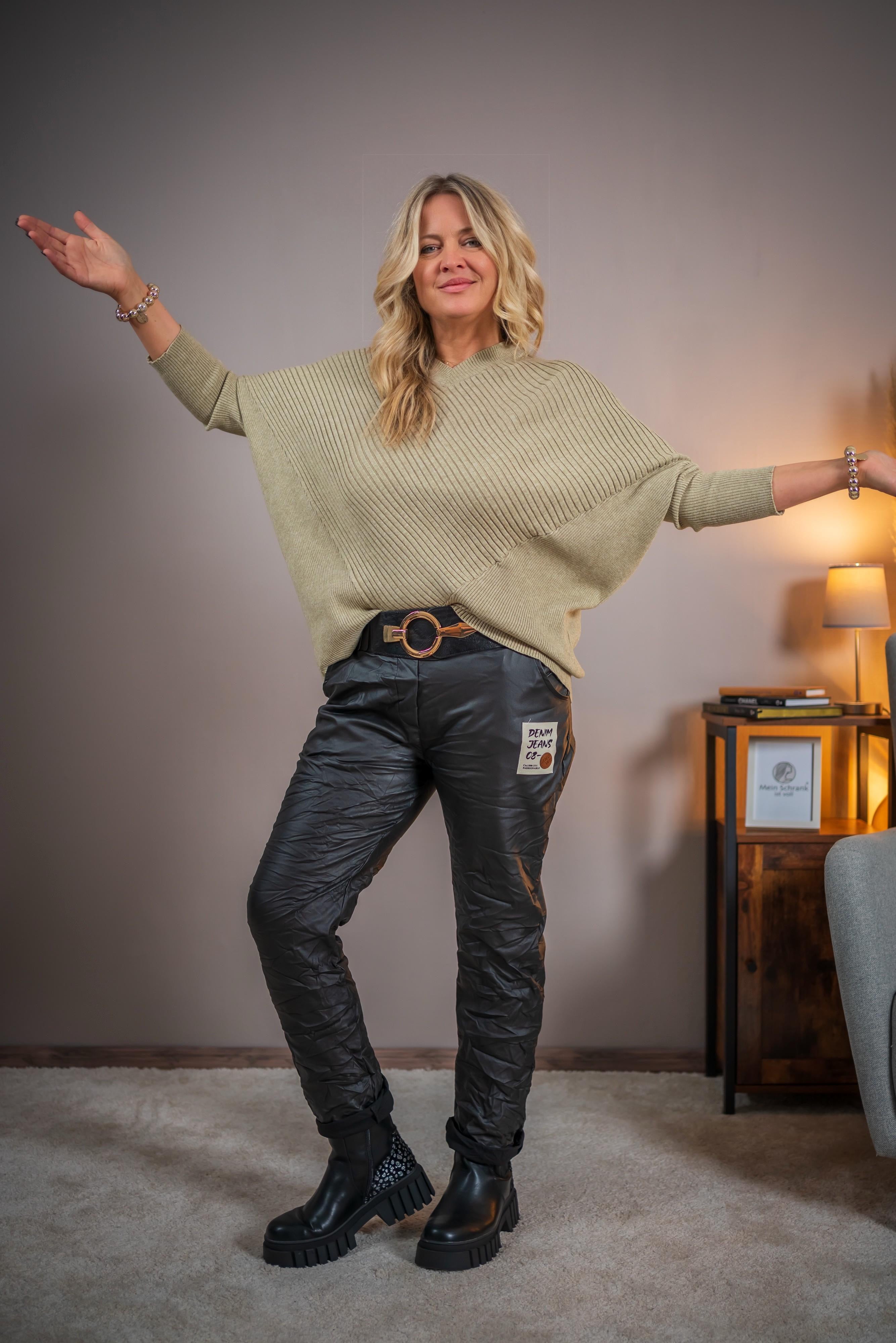 Feiner Strickponcho mit Ärmeln, khaki
