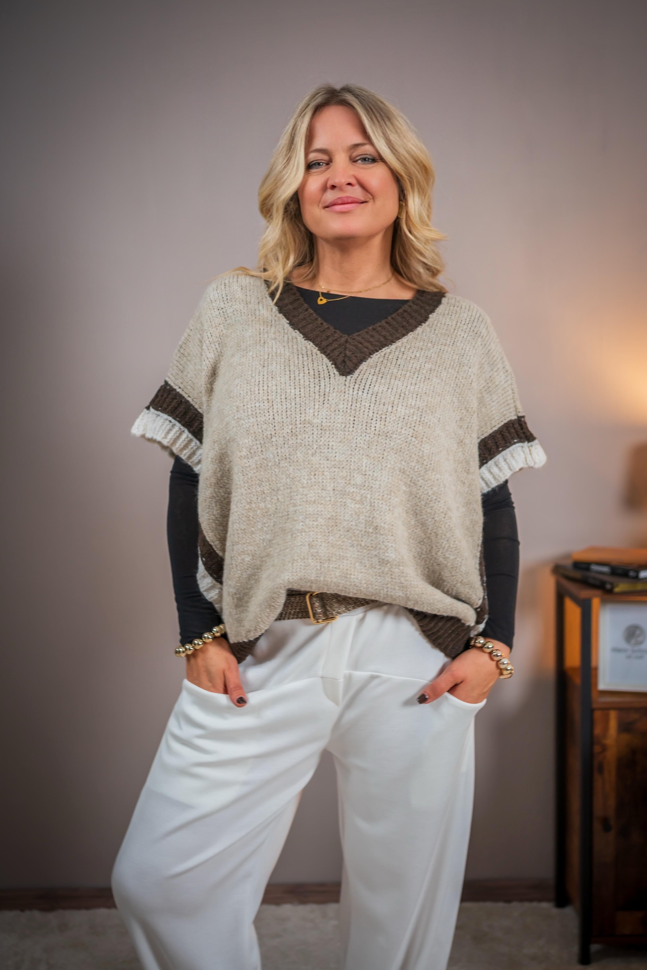 Strickponcho mit V-Ausschnitt, beige