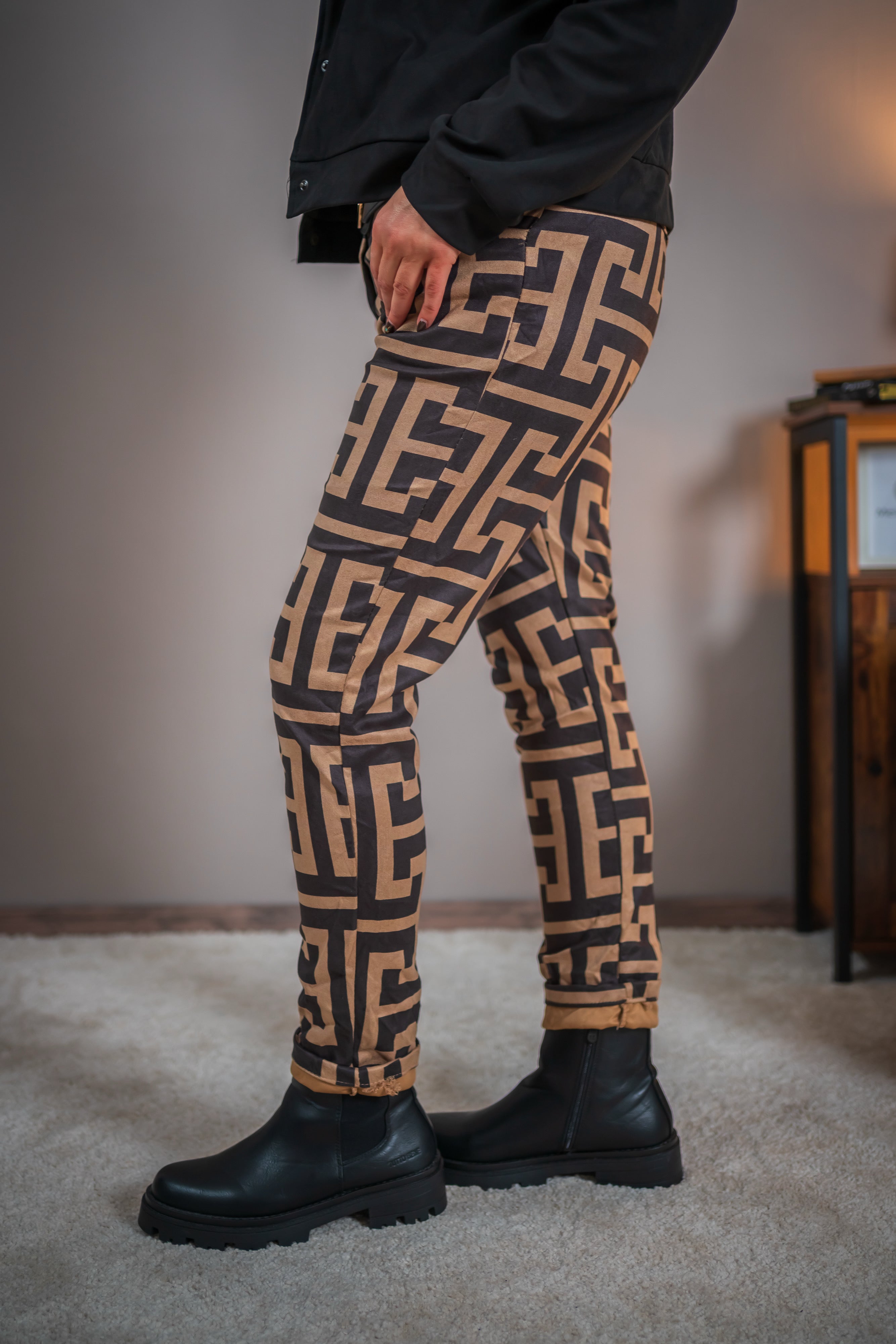 Jogpants mit Grafikprint