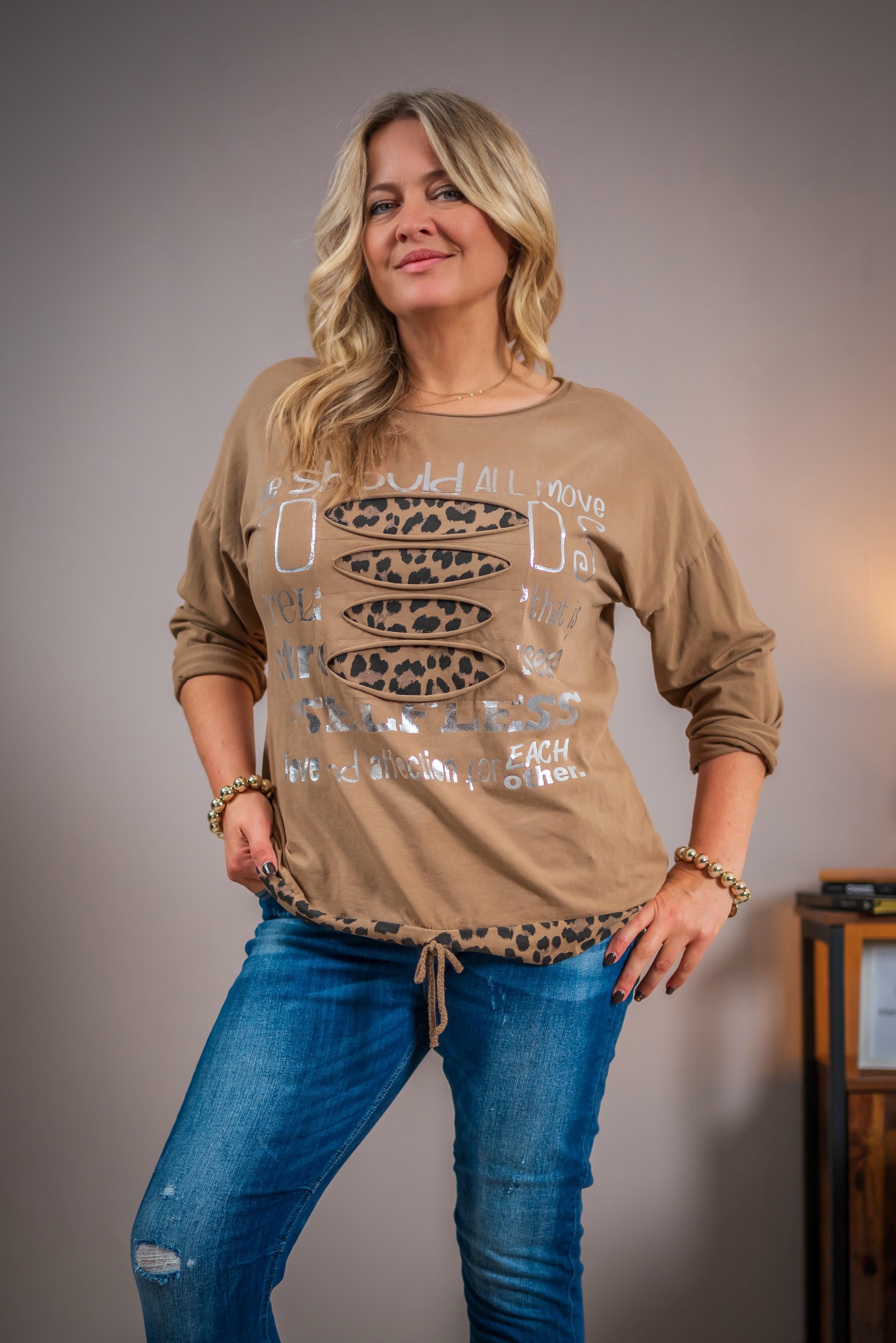 Langarm-Shirt mit hinterlegten Cut-Outs, camel