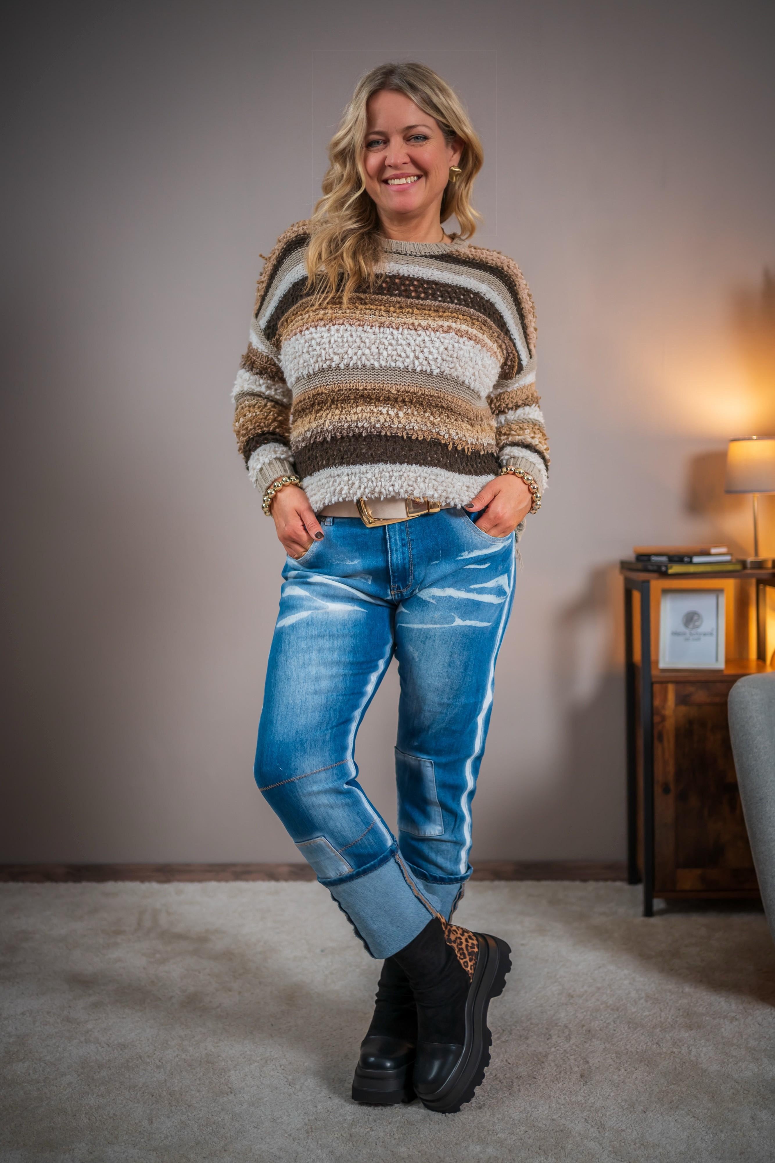 Flauschiger Strickpullover, brauntöne