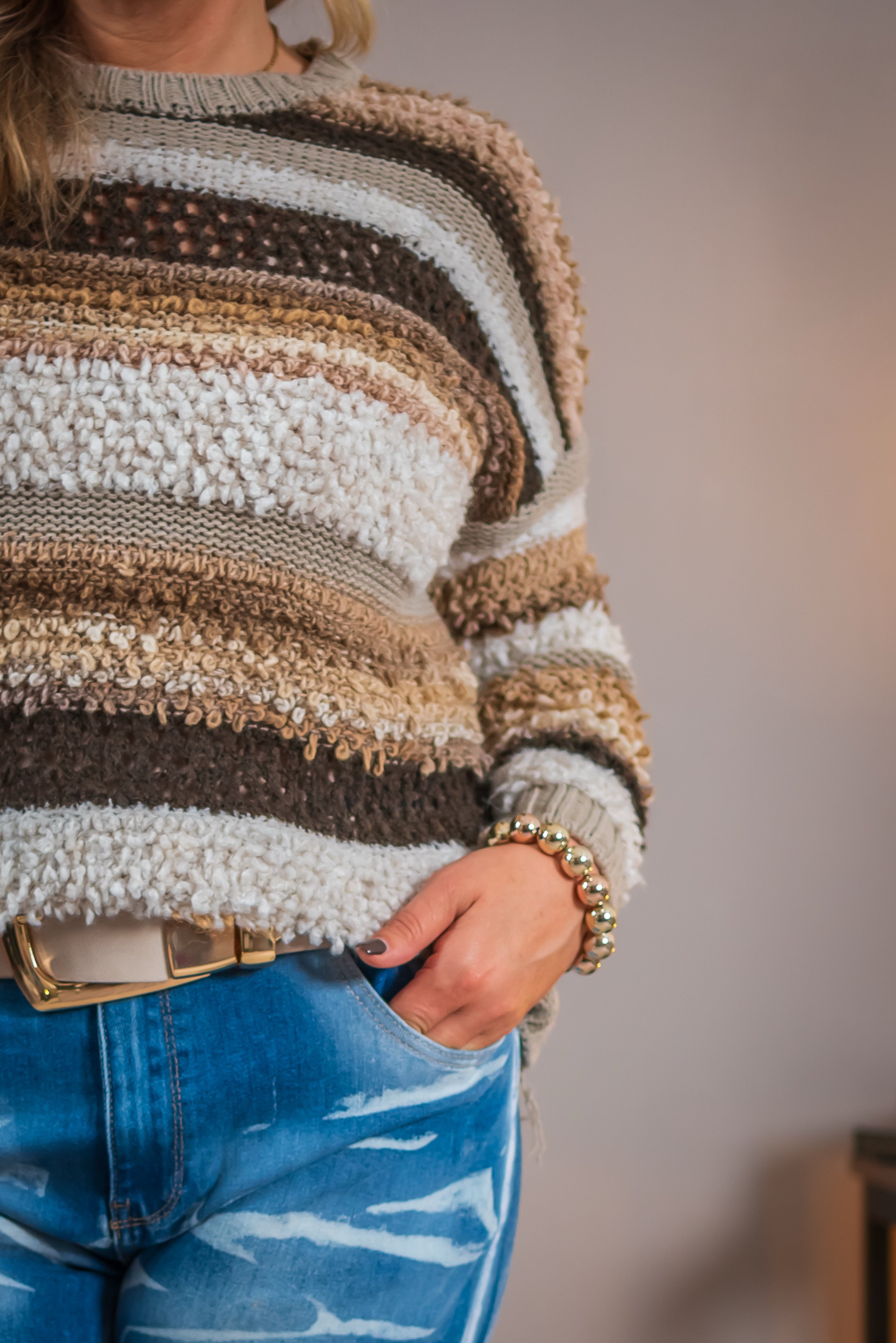 Flauschiger Strickpullover, brauntöne