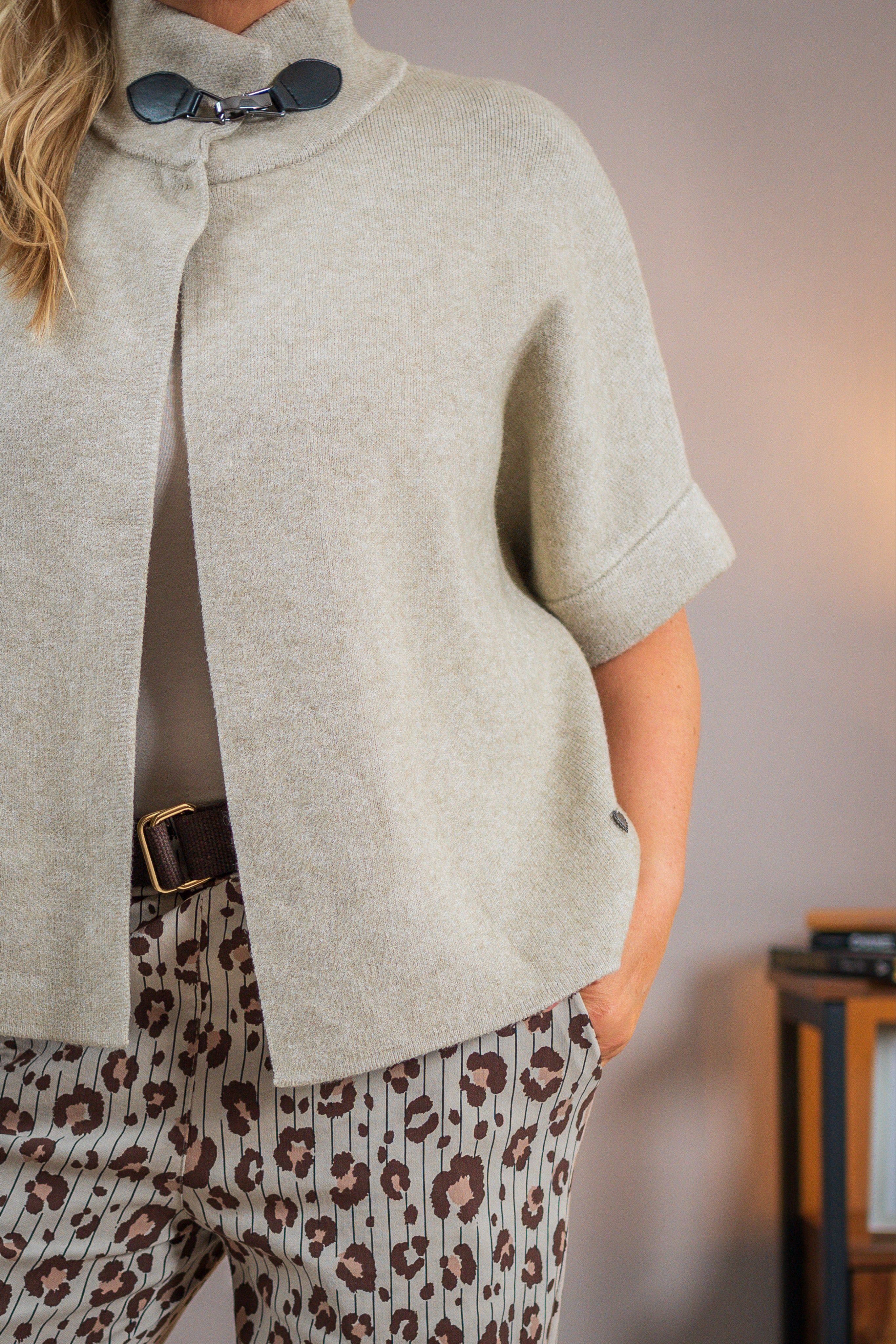 Cape-Cardigan mit 1/2 Arm, beige