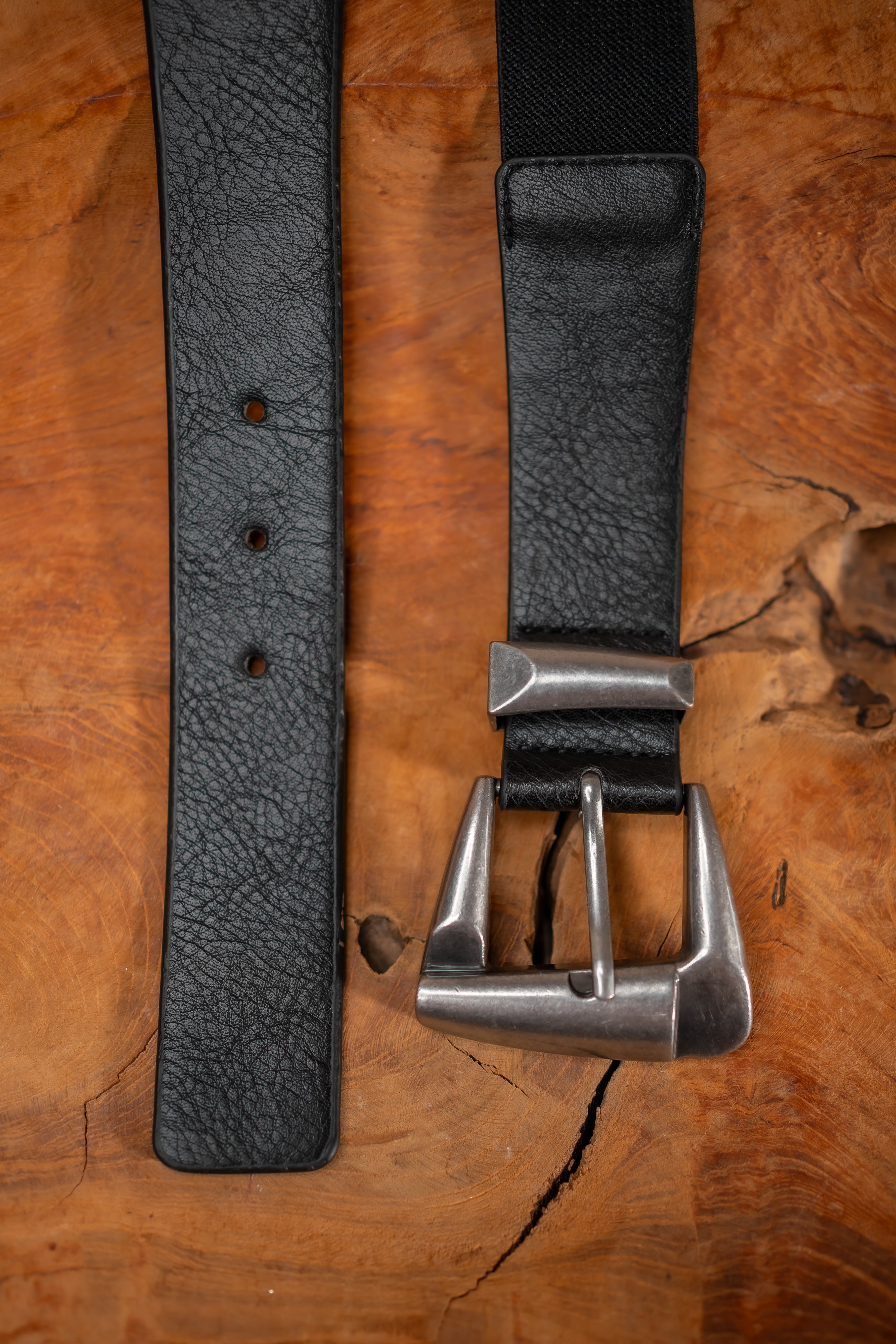 Schmaler Stretchgürtel, schwarz mit silberner Schnalle